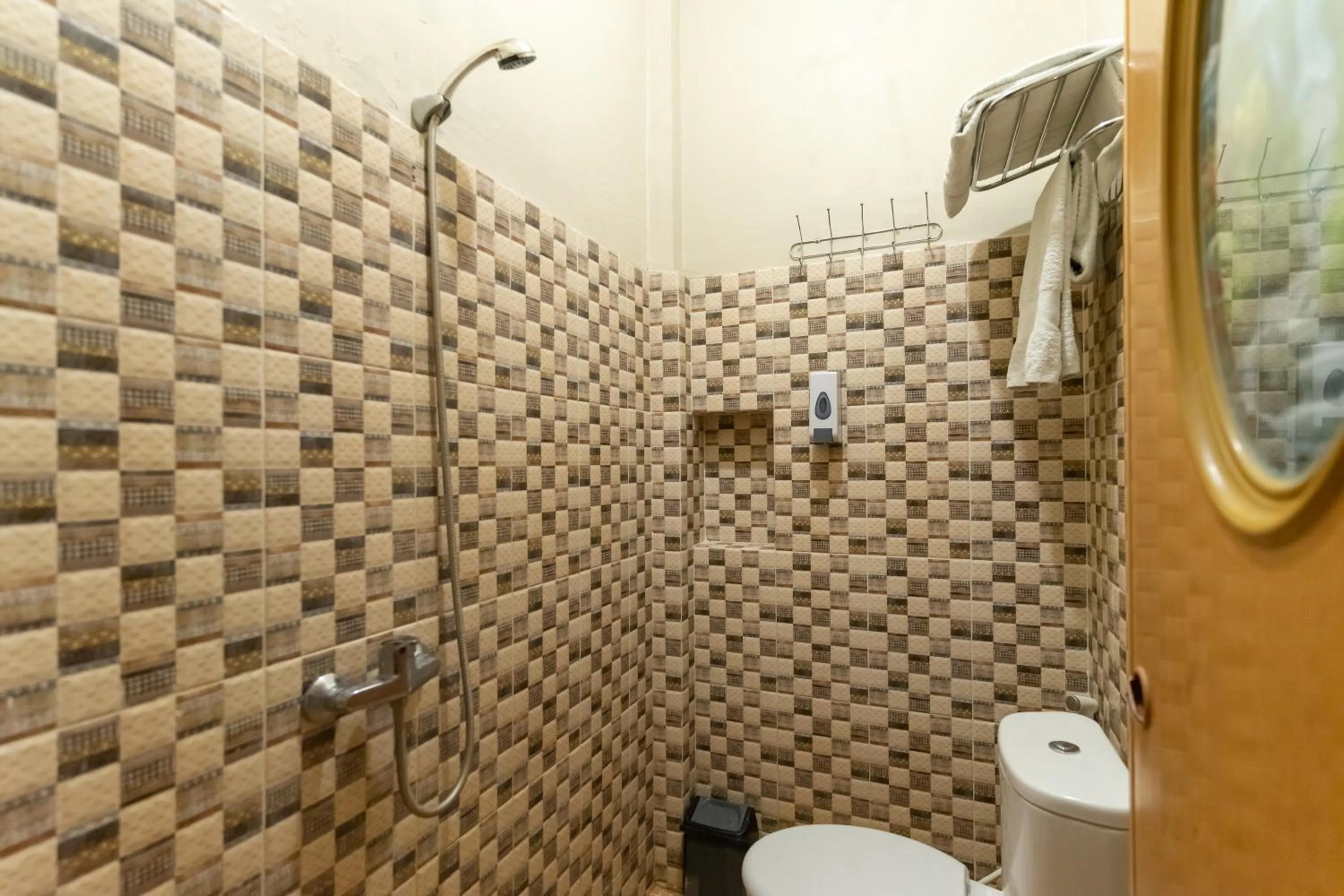 RedDoorz At Joyce Guest House Medan