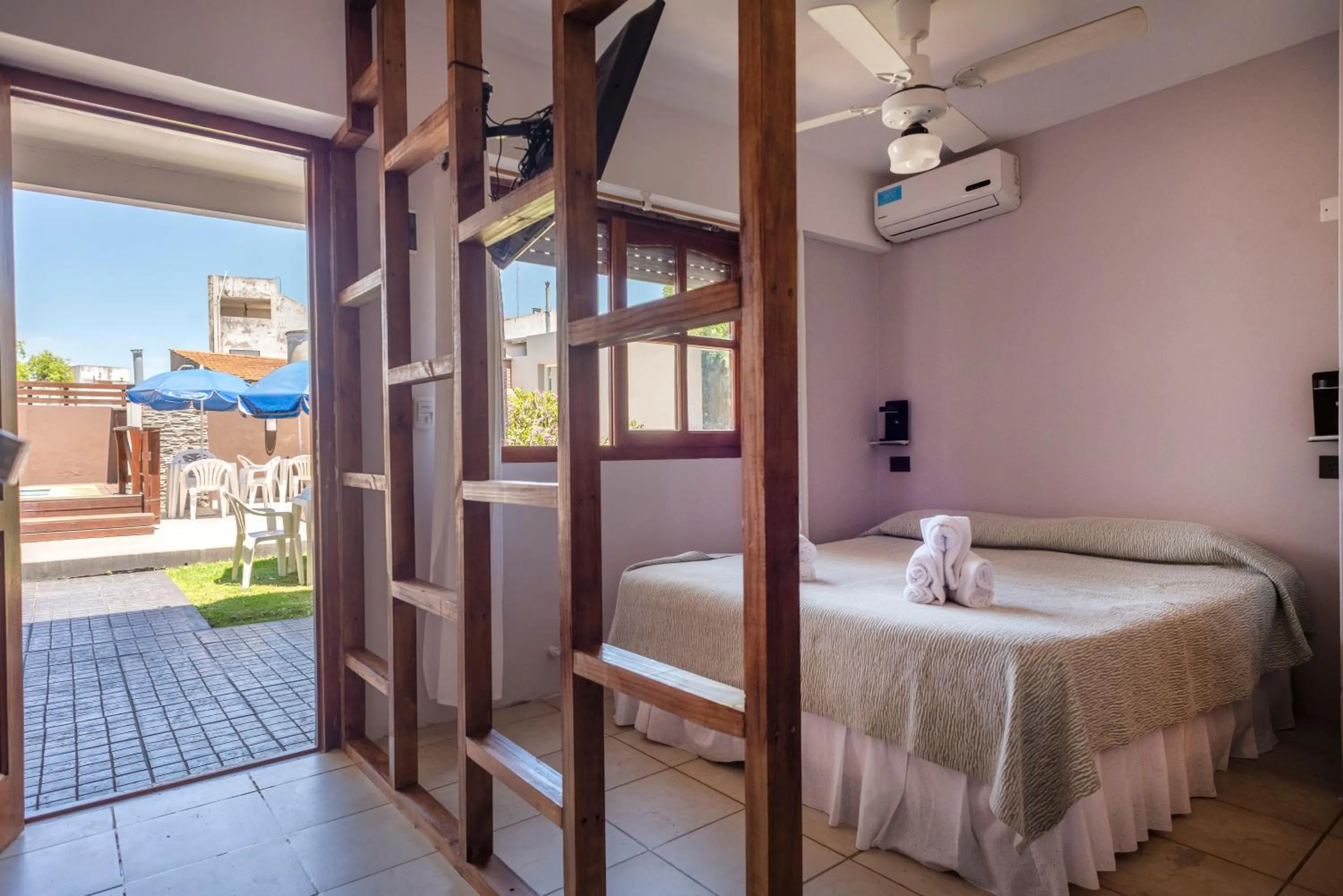 Bed in Hotel Rideamus