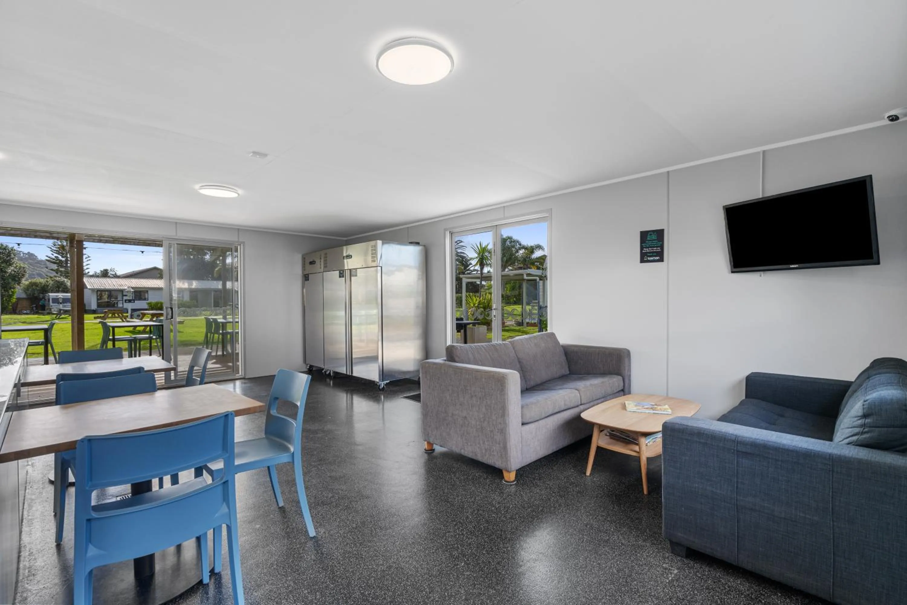 Communal lounge/ TV room in Tasman Holiday Parks - Beachaven