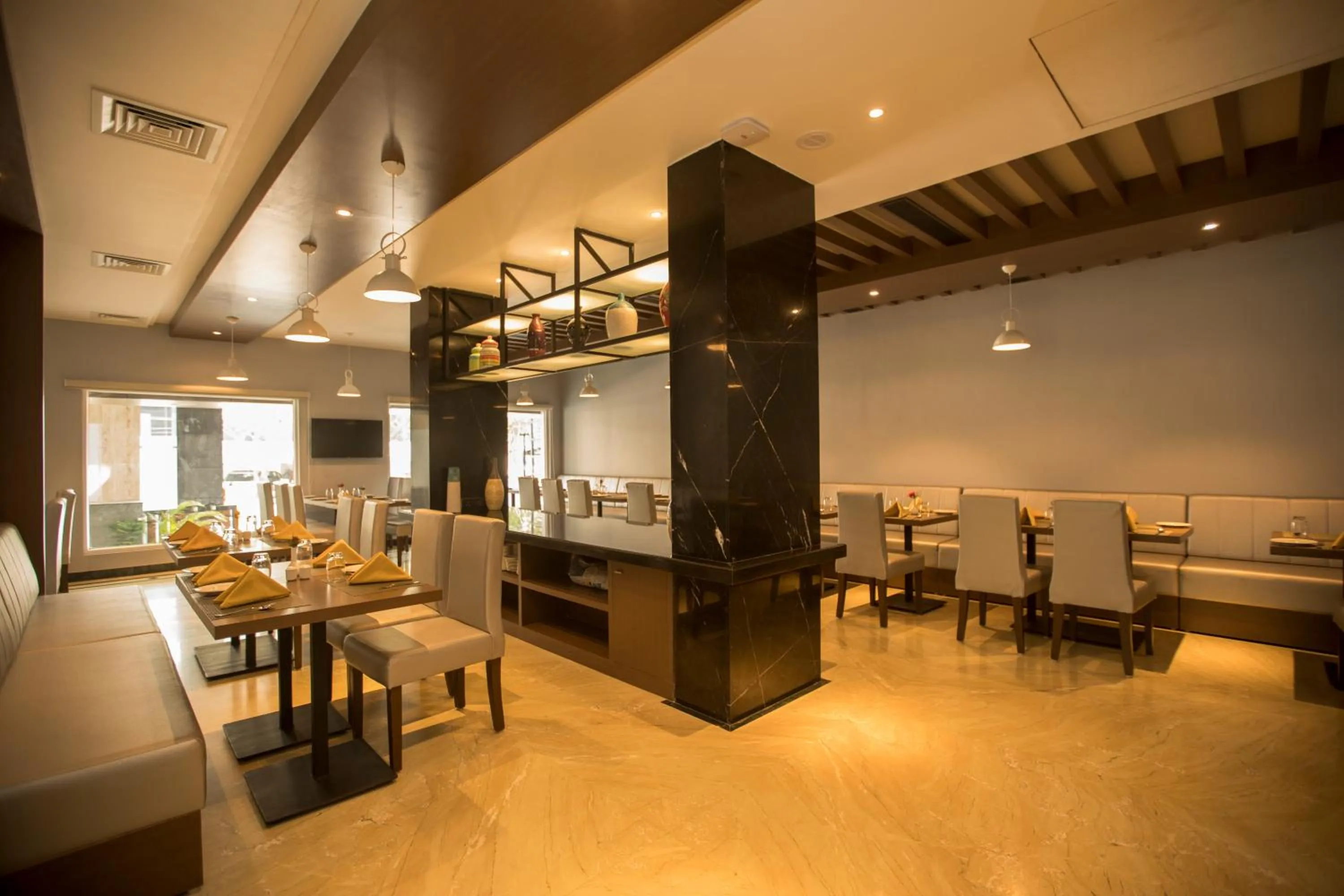Restaurant/places to eat in S Hotels Chennai