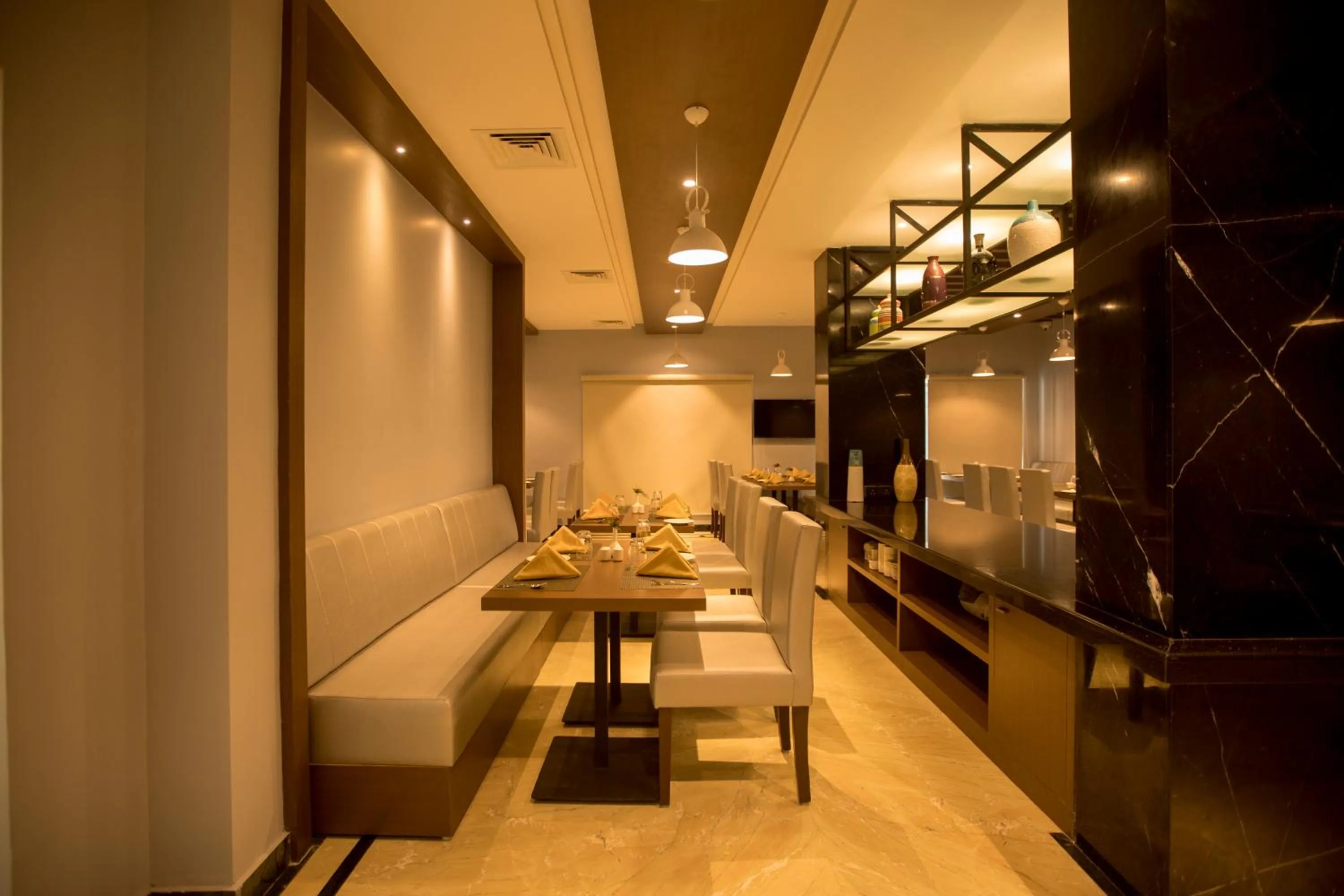 Restaurant/places to eat in S Hotels Chennai