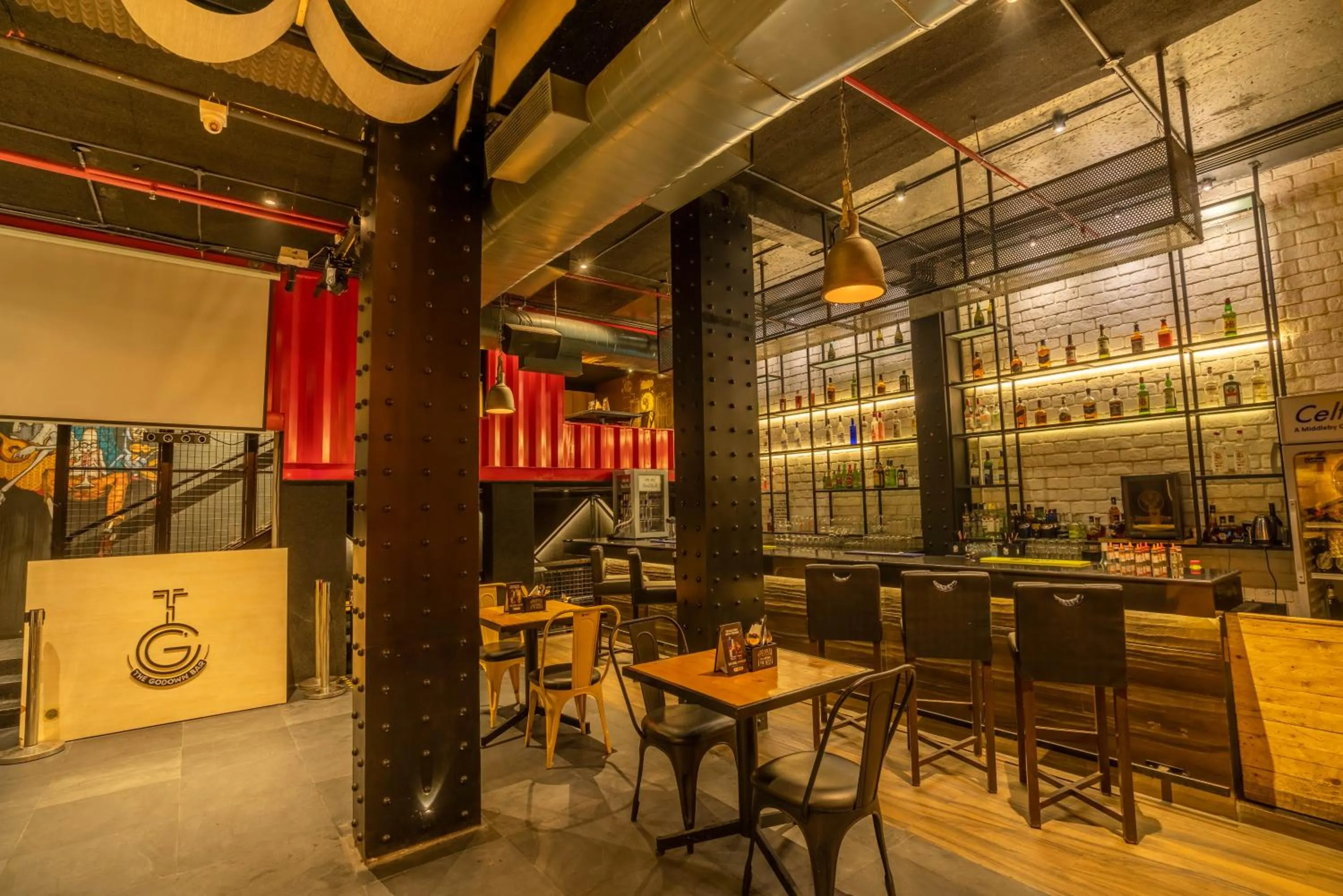 Lounge or bar in S Hotels Chennai