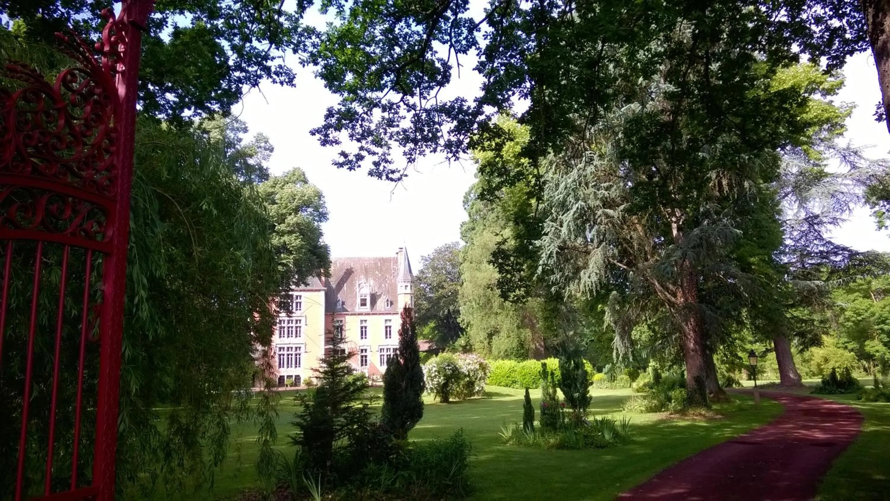 Day in Château de la Vernède, la Grande Vernède