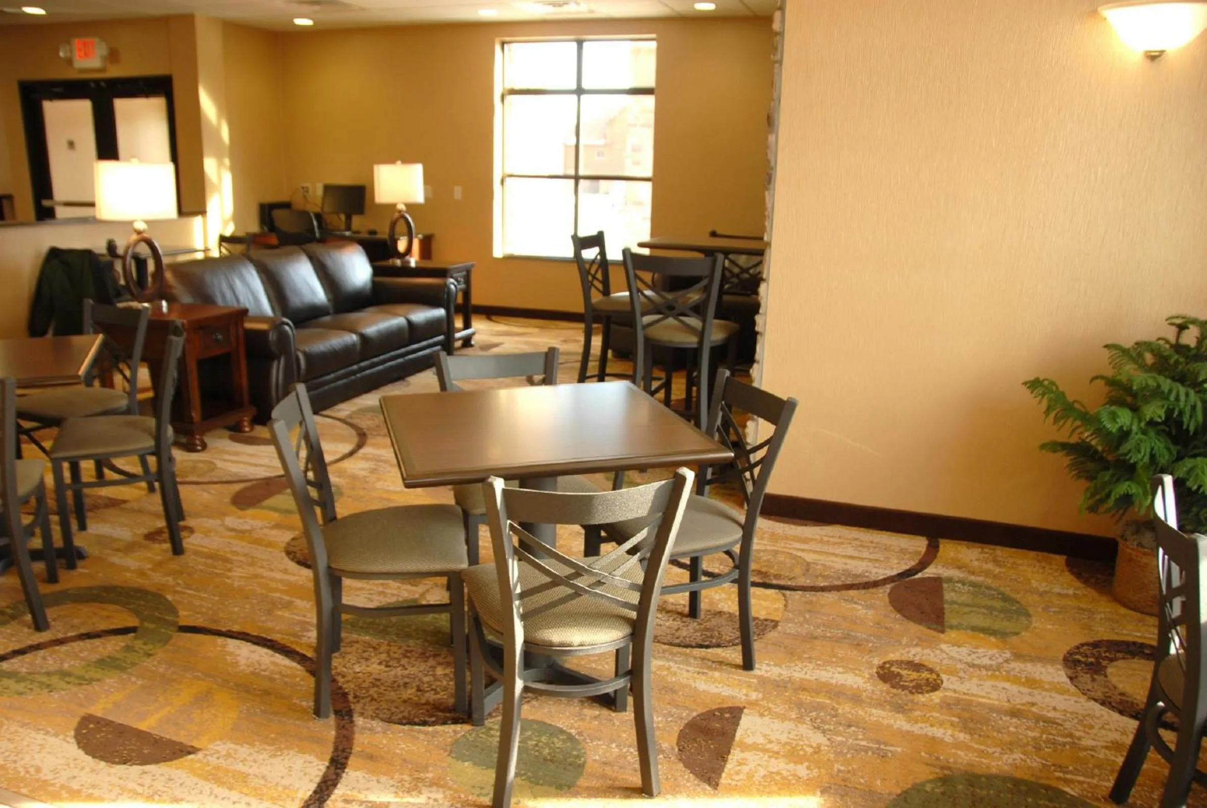 Communal lounge/ TV room in Comfort Inn & Suites Marquette - Prairie du Chien