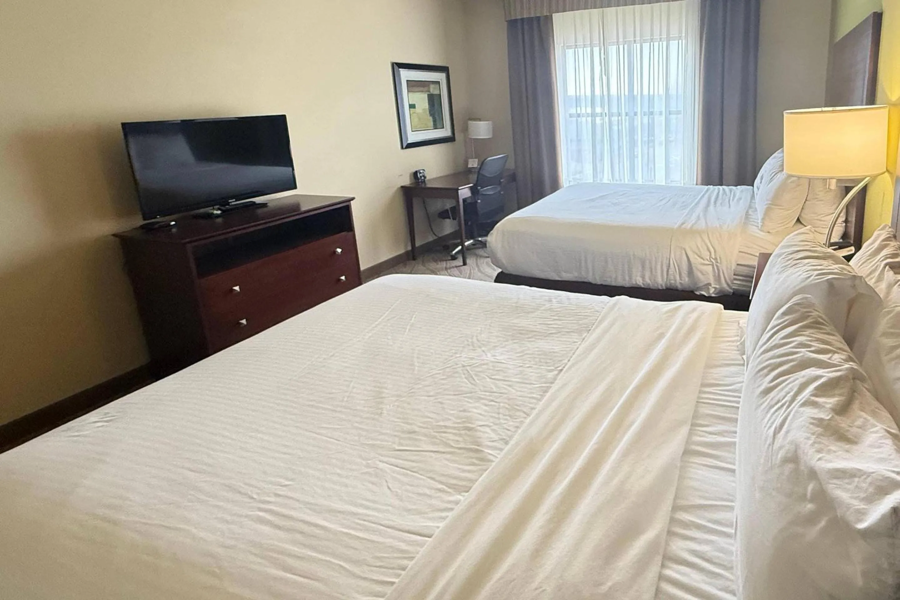 Bedroom, Bed in Comfort Inn & Suites Marquette - Prairie du Chien