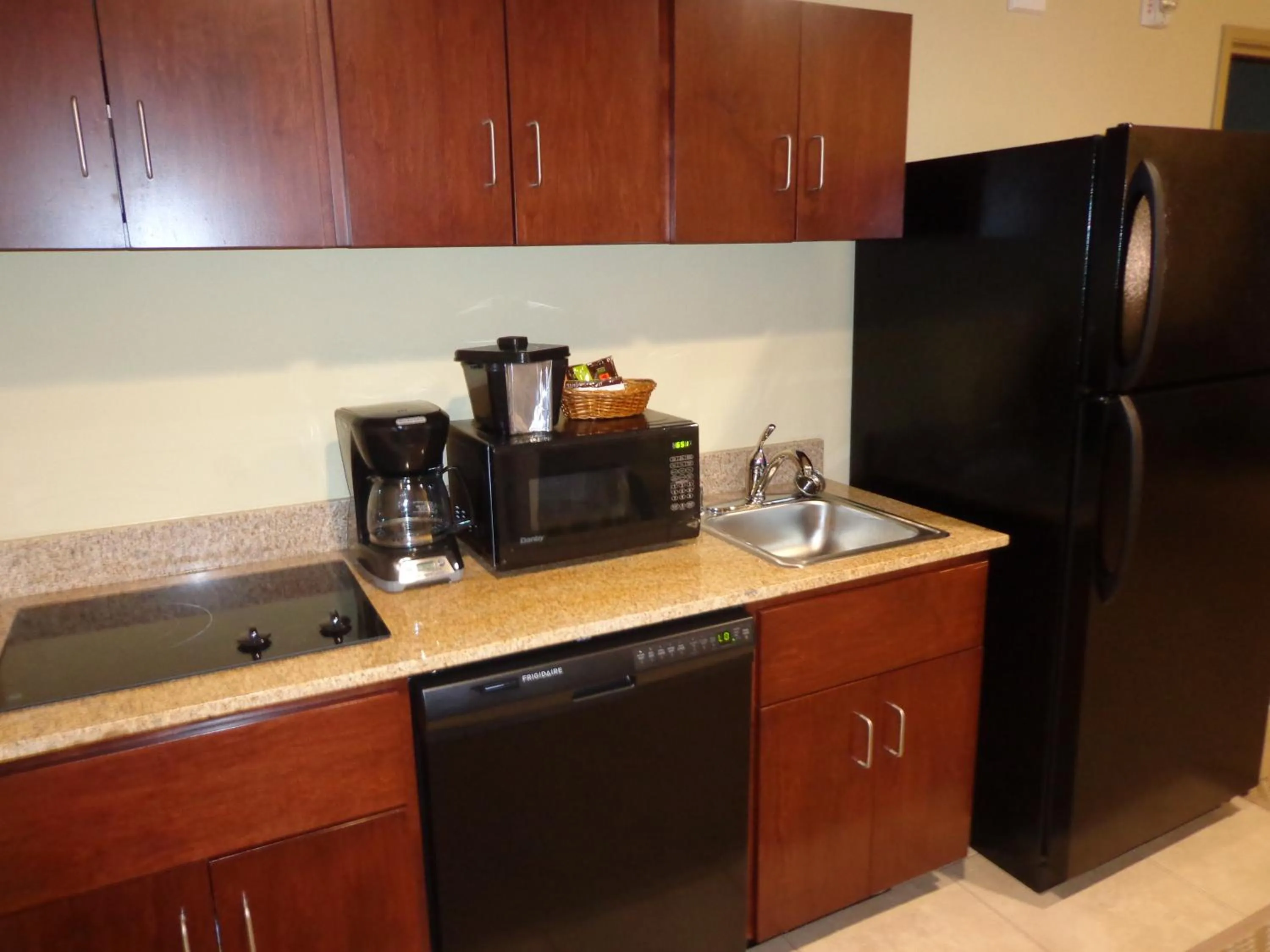 Kitchen or kitchenette in Comfort Inn & Suites Marquette - Prairie du Chien