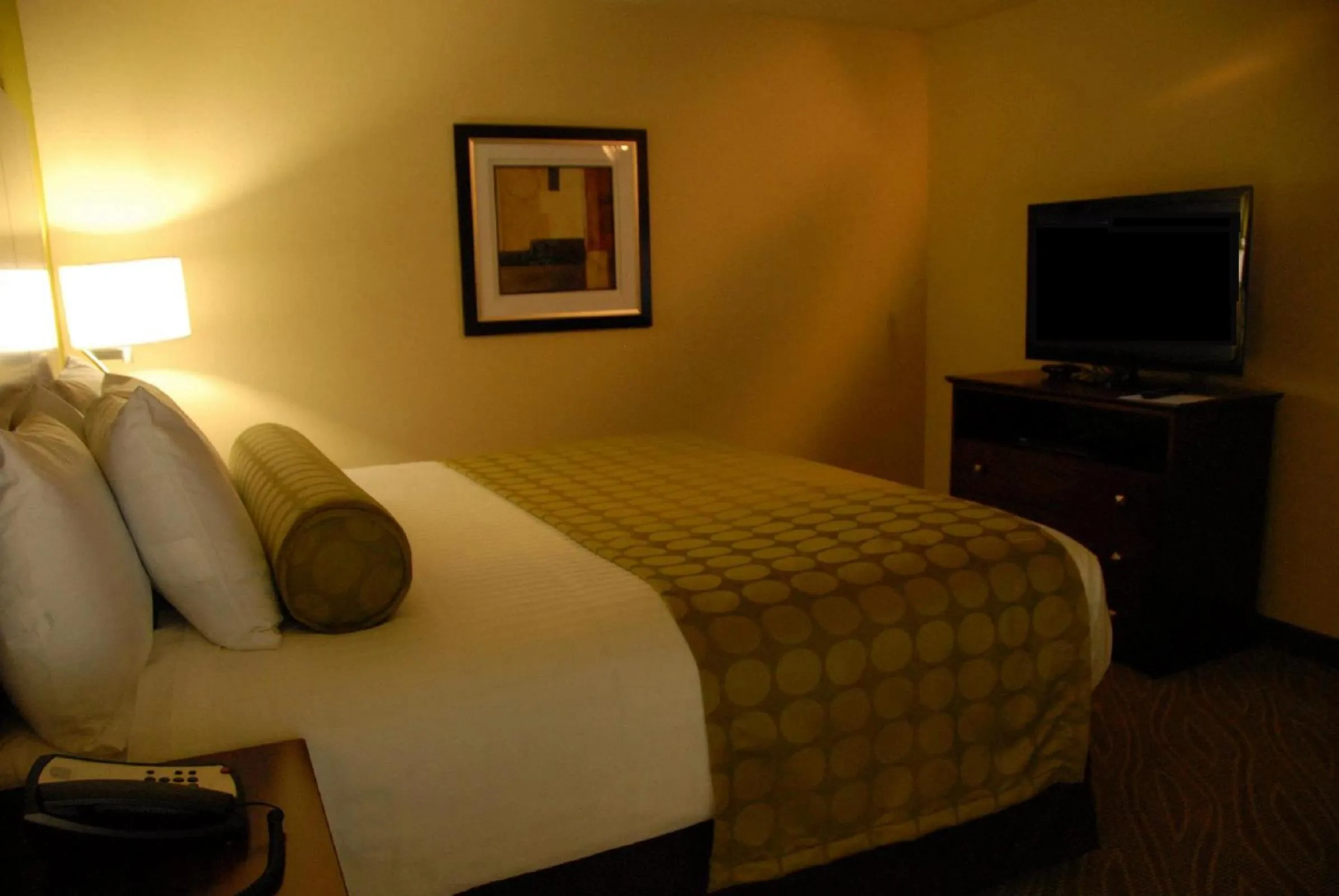 Bed in Comfort Inn & Suites Marquette - Prairie du Chien