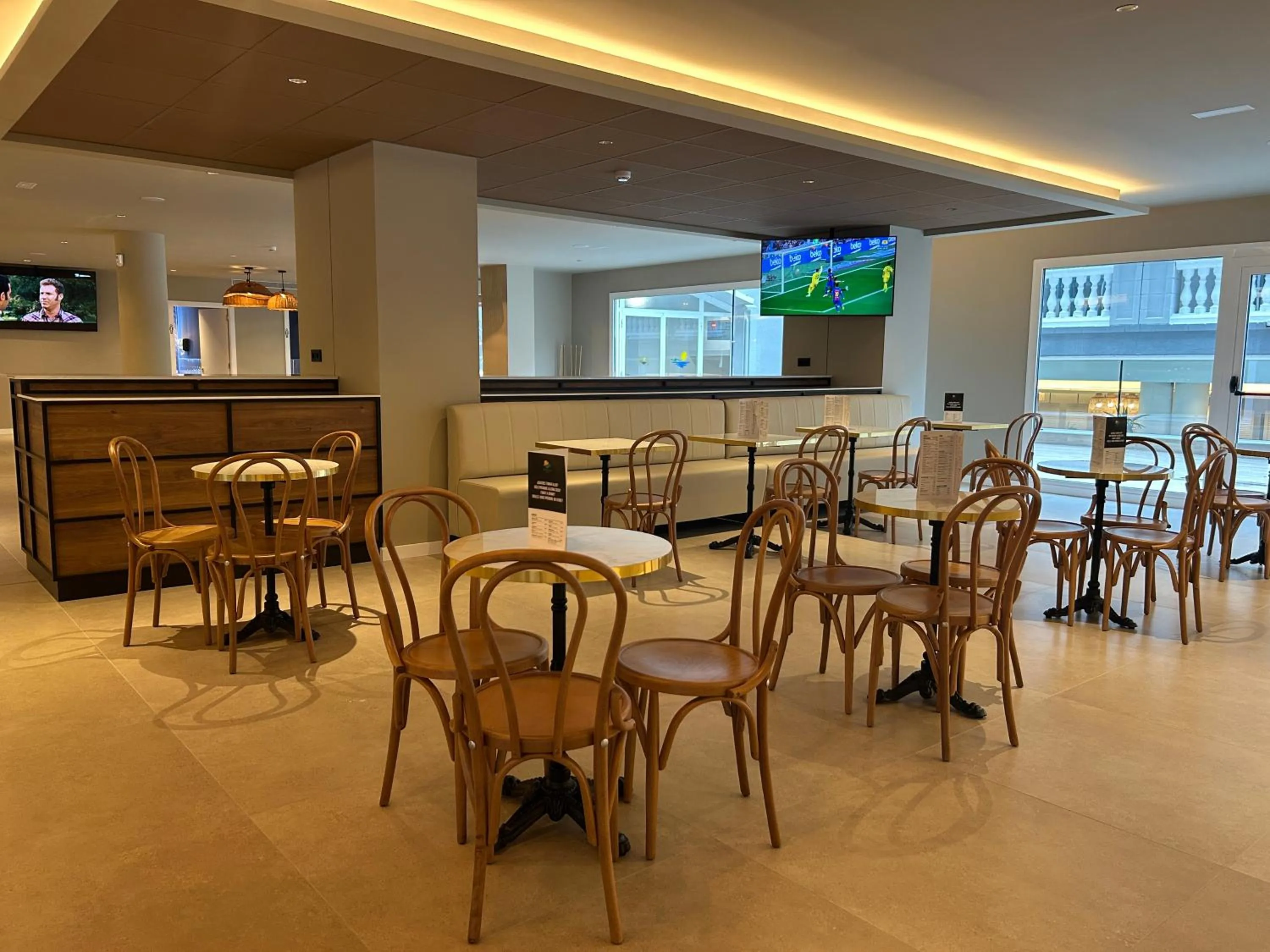 Lounge or bar in Hotel - Bungalows Don Juan Tossa