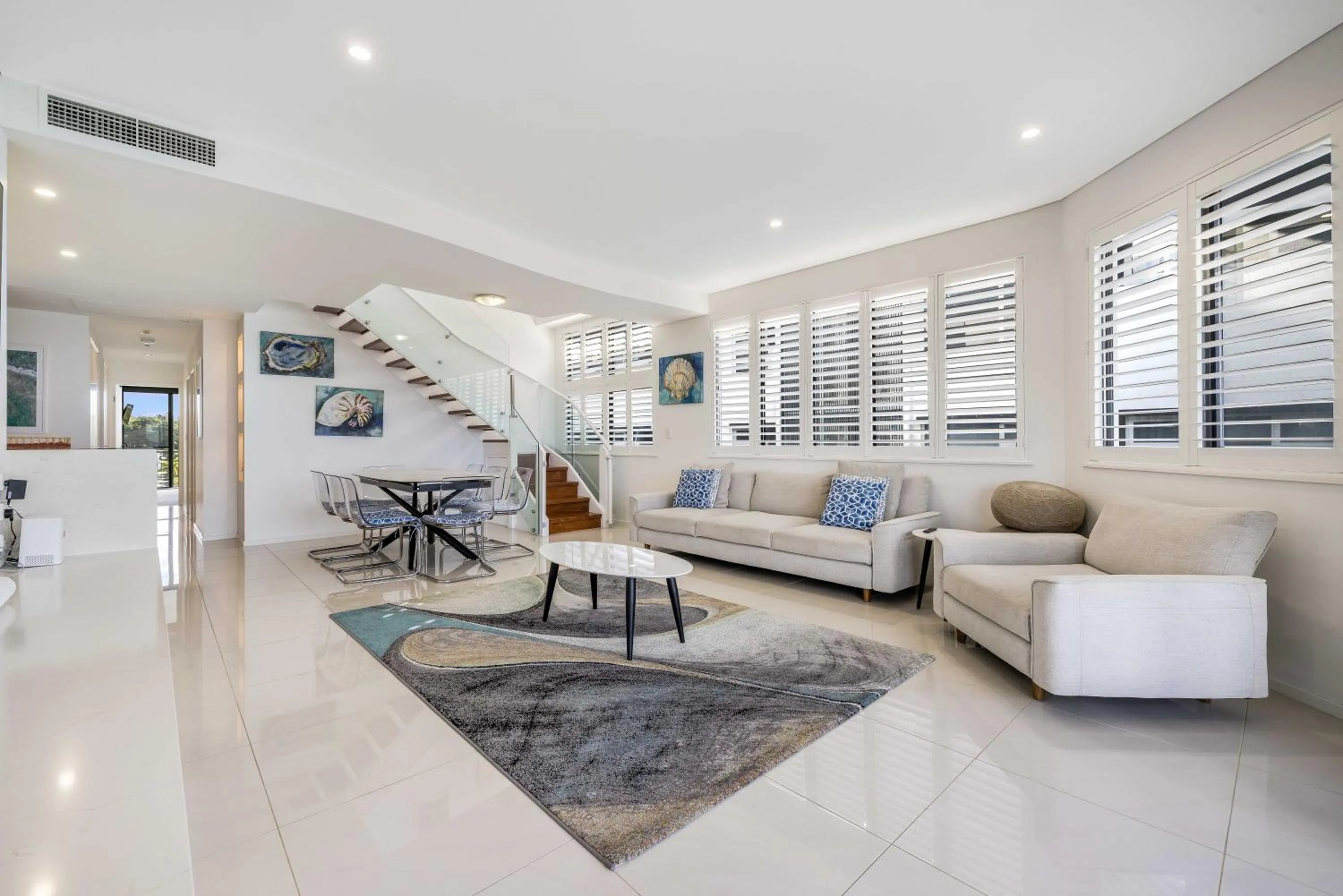 Seating area in Meridian Alex Beach Apartments