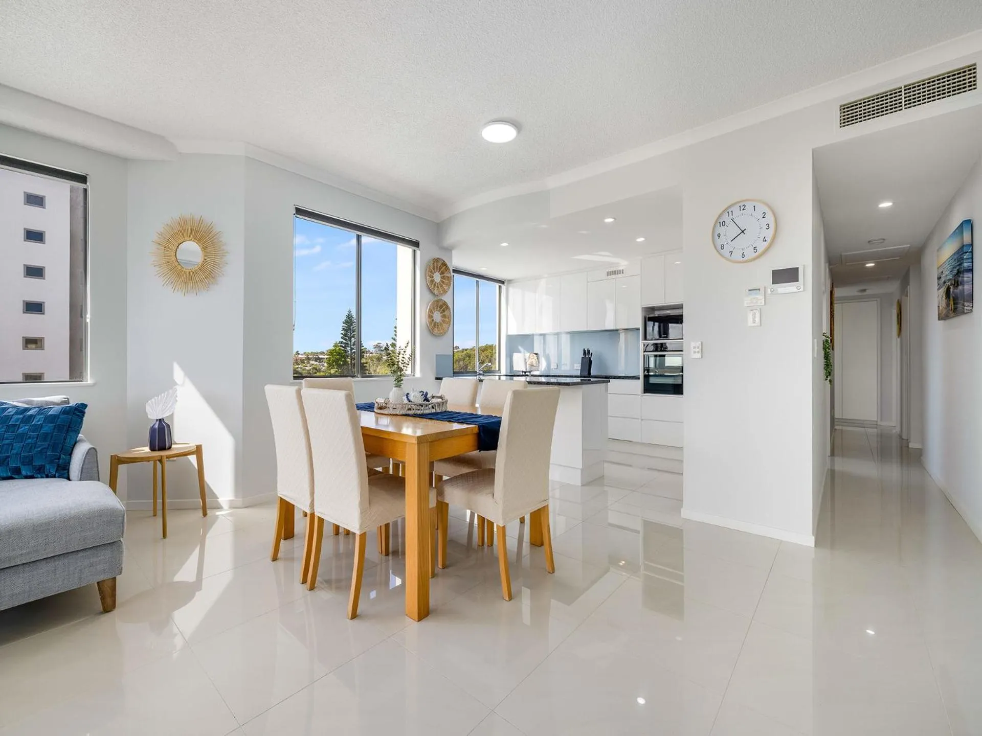 Kitchen or kitchenette in Meridian Alex Beach Apartments