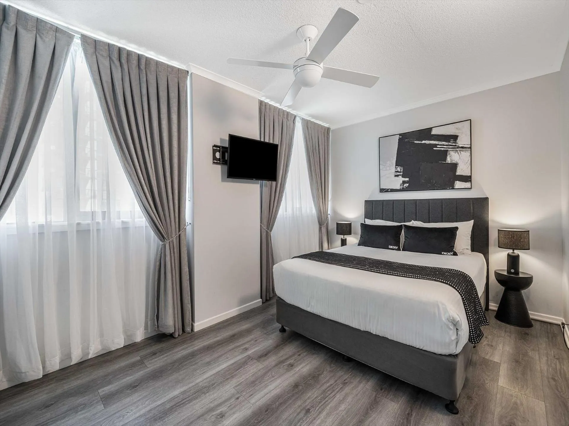 Bedroom, Bed in Meridian Alex Beach Apartments