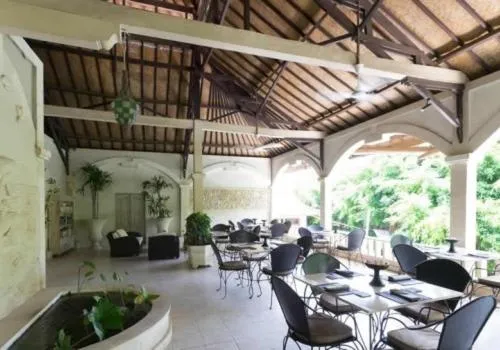 Restaurant/places to eat in Baliku Dive Resort