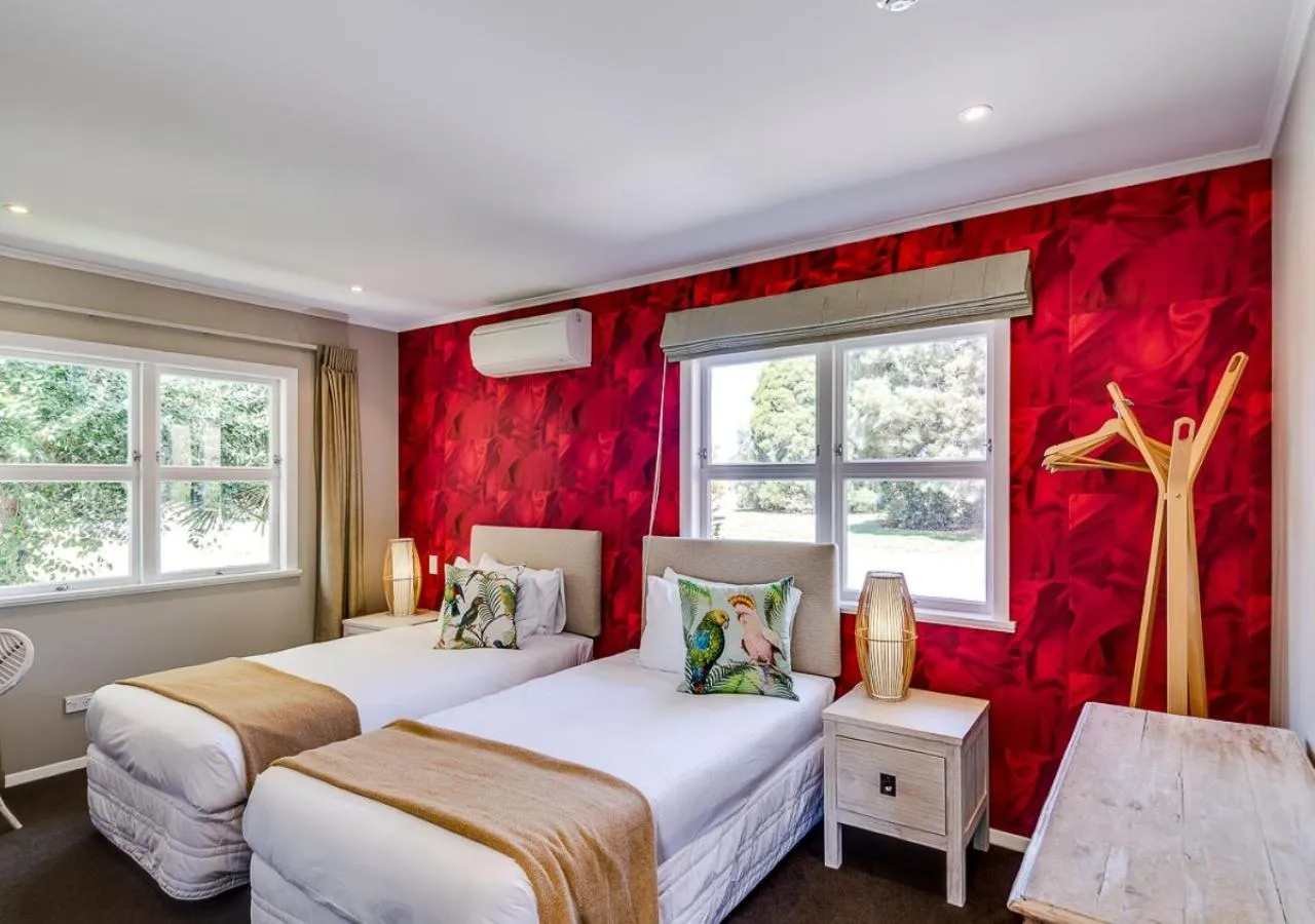 Bedroom, Bed in The Farmhouse