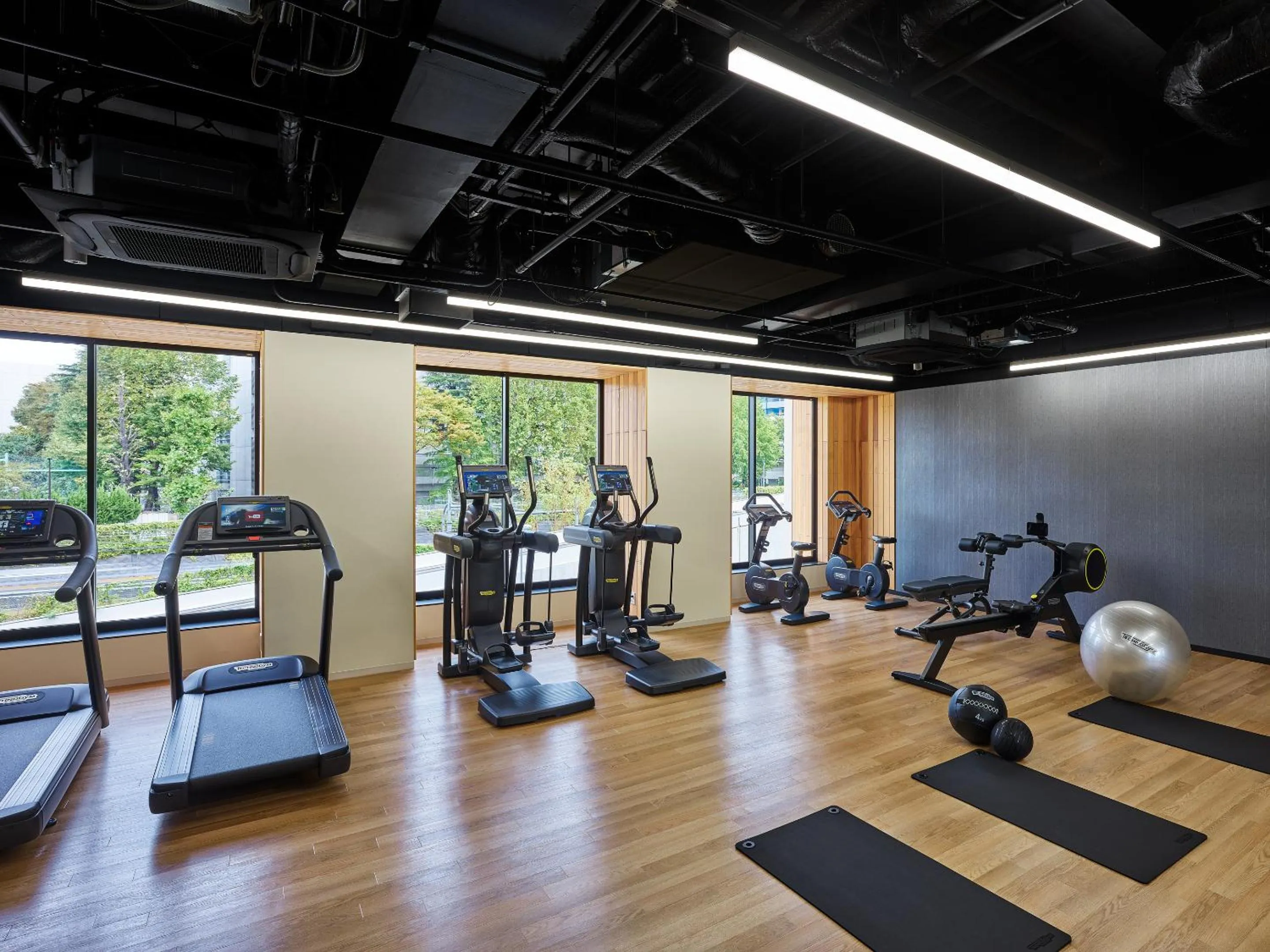 Fitness centre/facilities in Mitsui Garden Hotel Jingugaien Tokyo Premier