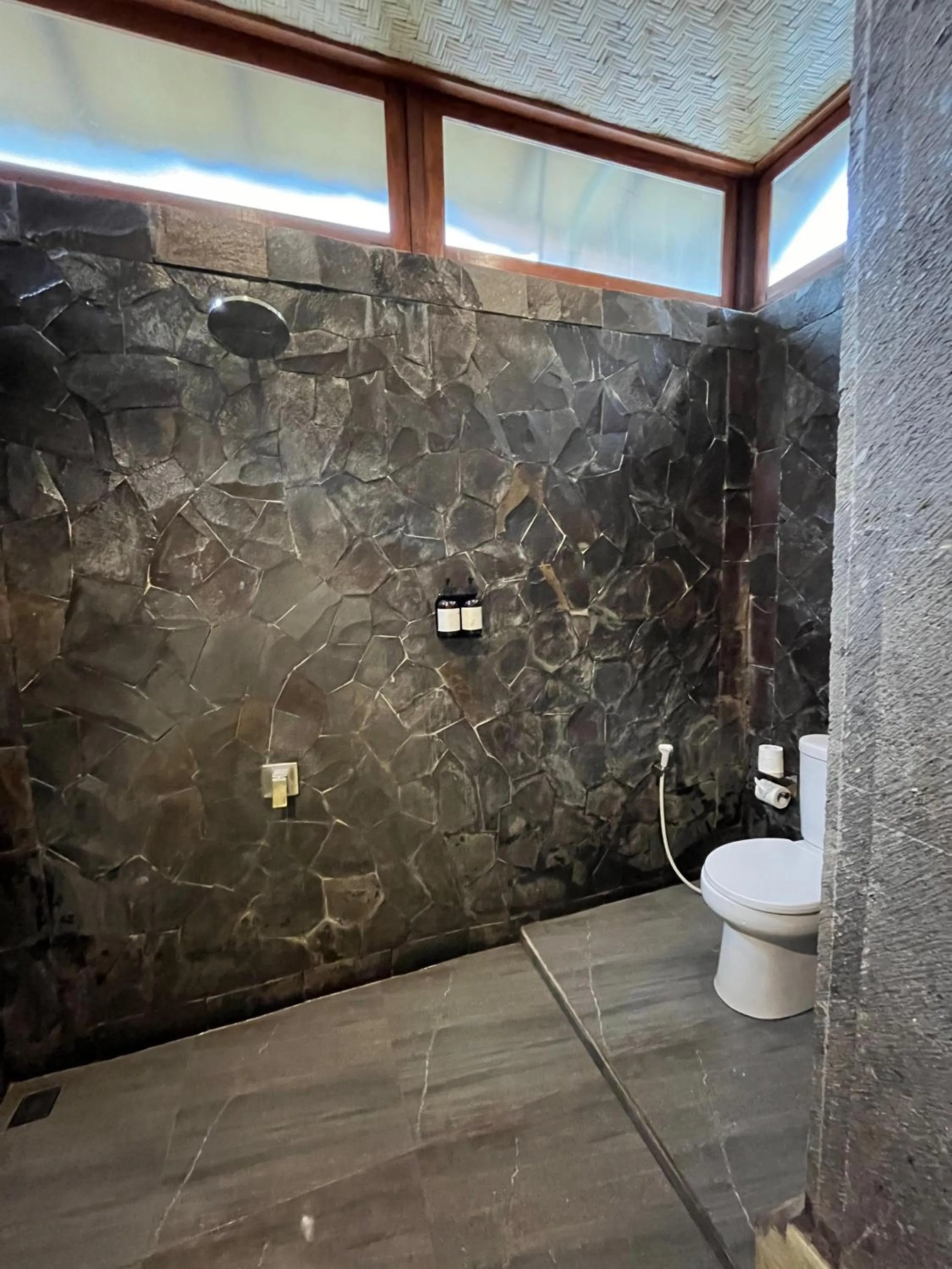 Toilet in Abian Ayu Villa