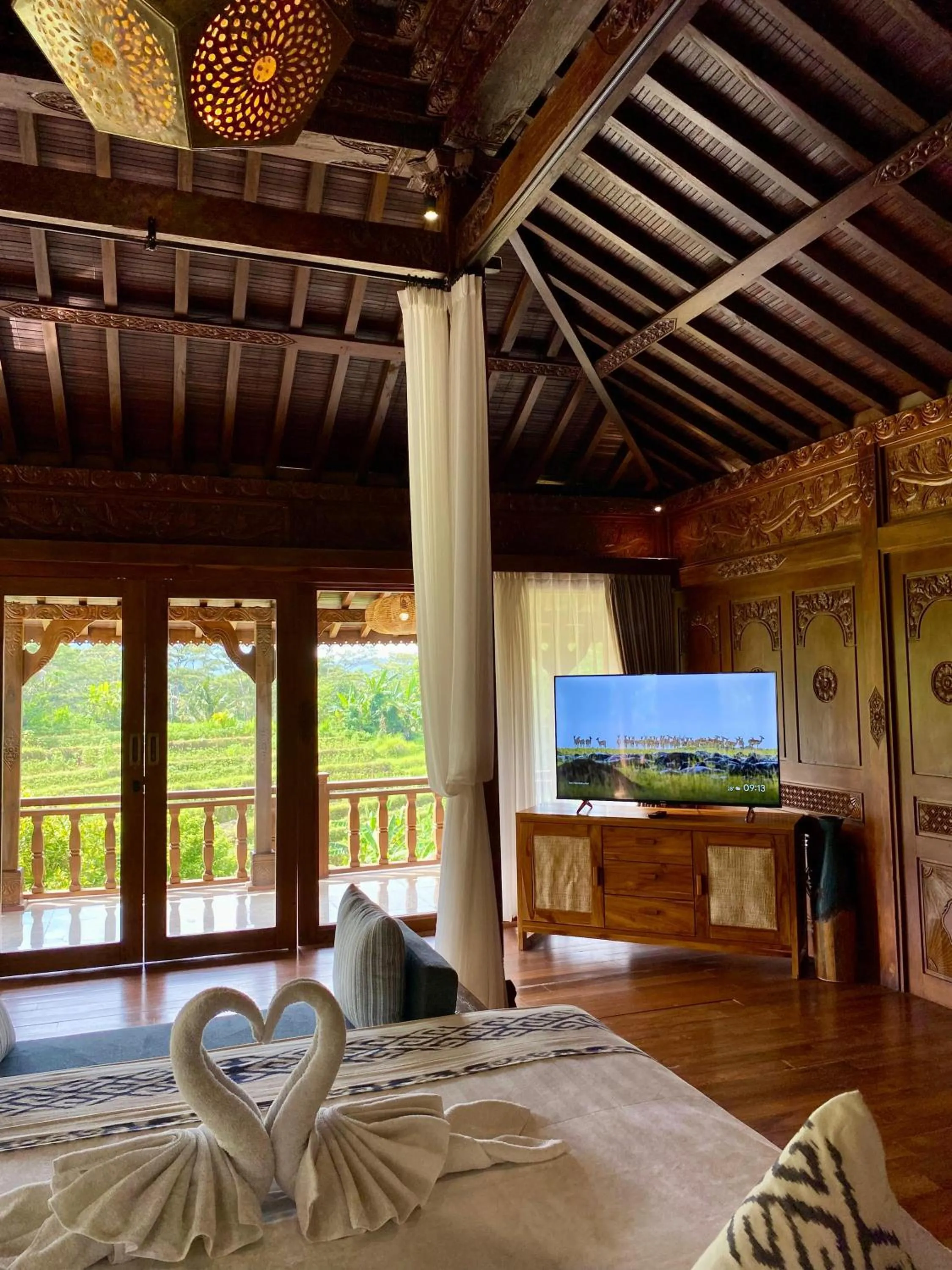 TV and multimedia, Bed in Abian Ayu Villa