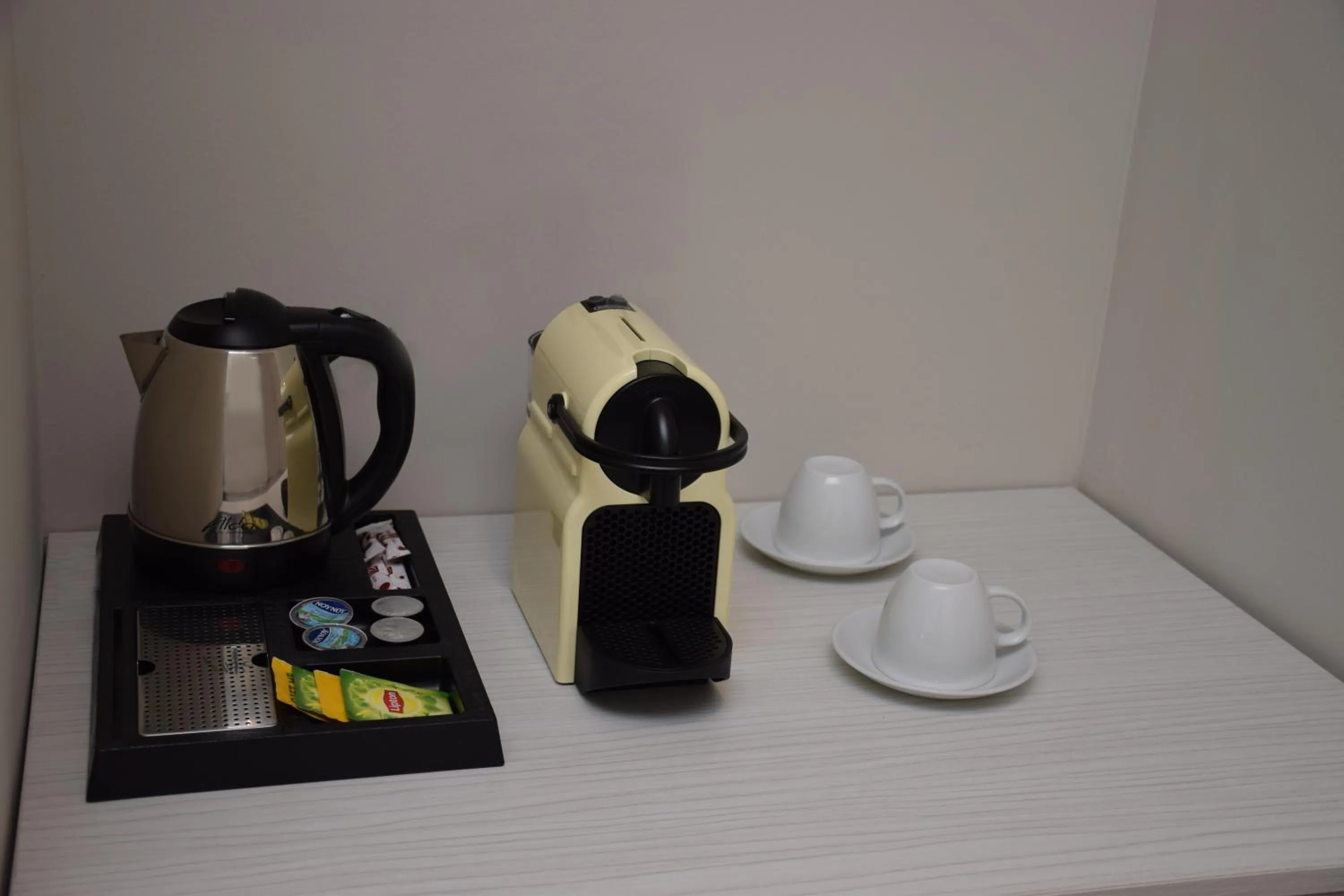Coffee/tea facilities in 24K Athena Suites
