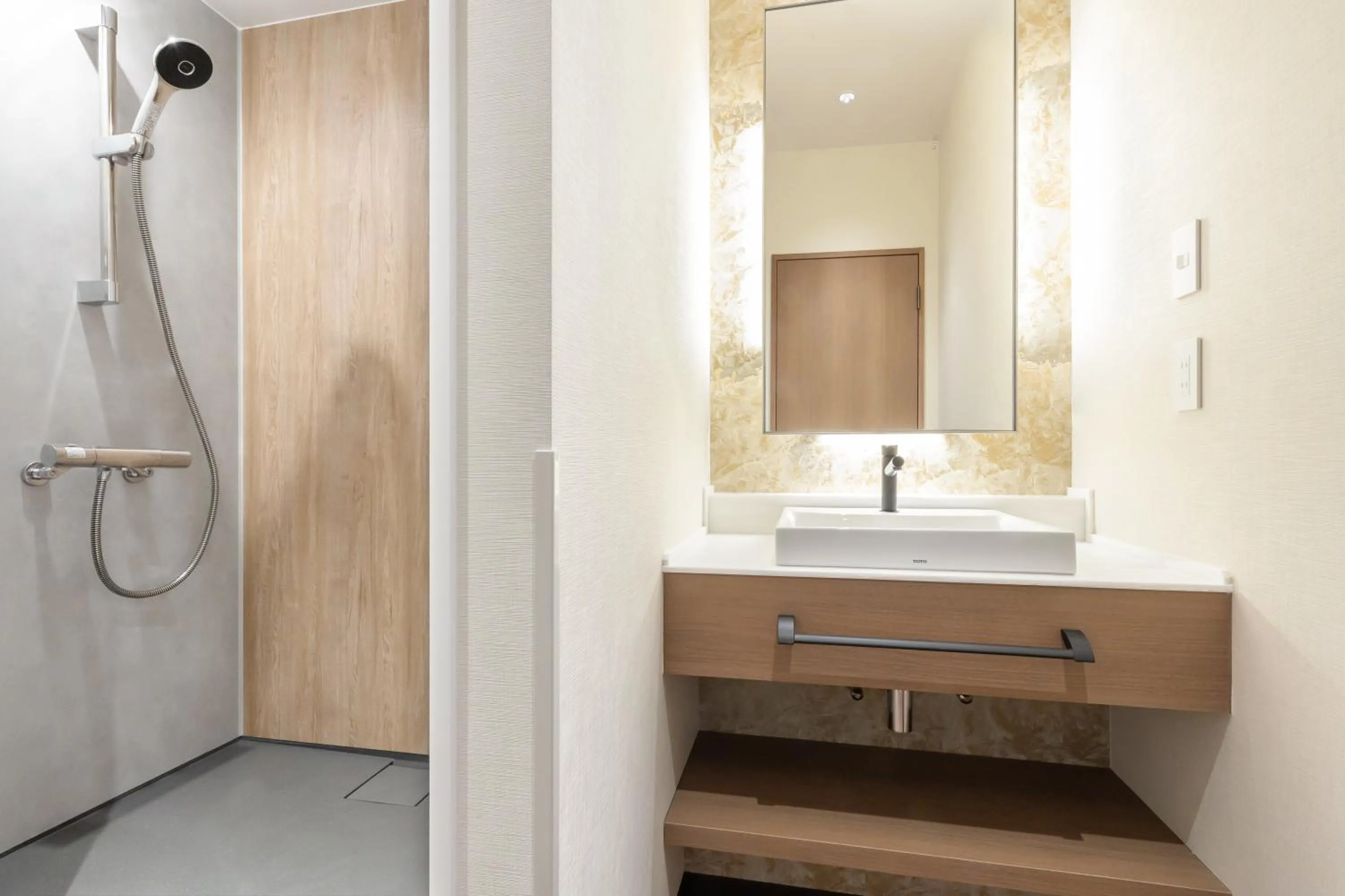 Shower in Spa Resort Hawaiians Hotel Hawaiians