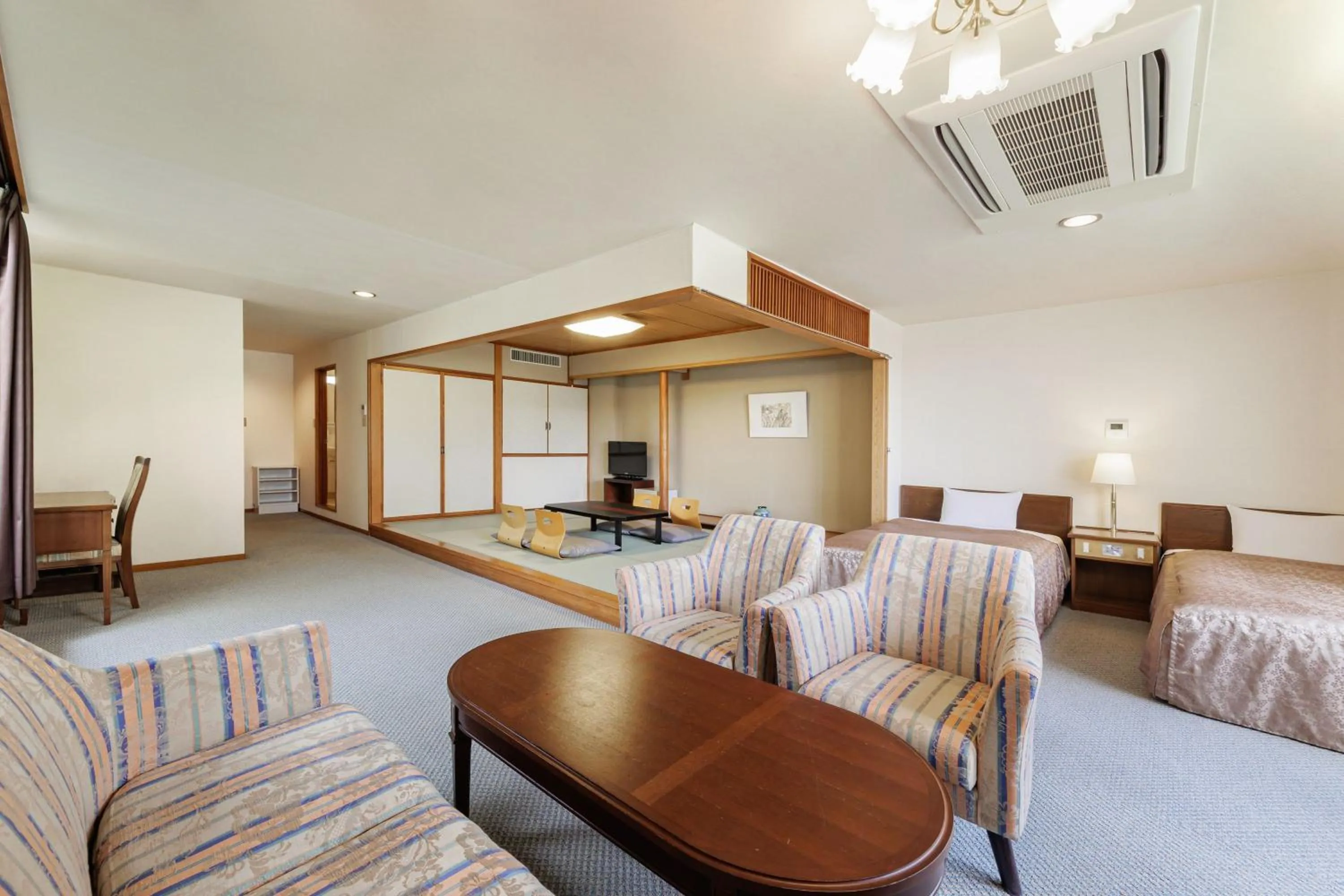 Photo of the whole room in Spa Resort Hawaiians Hotel Hawaiians