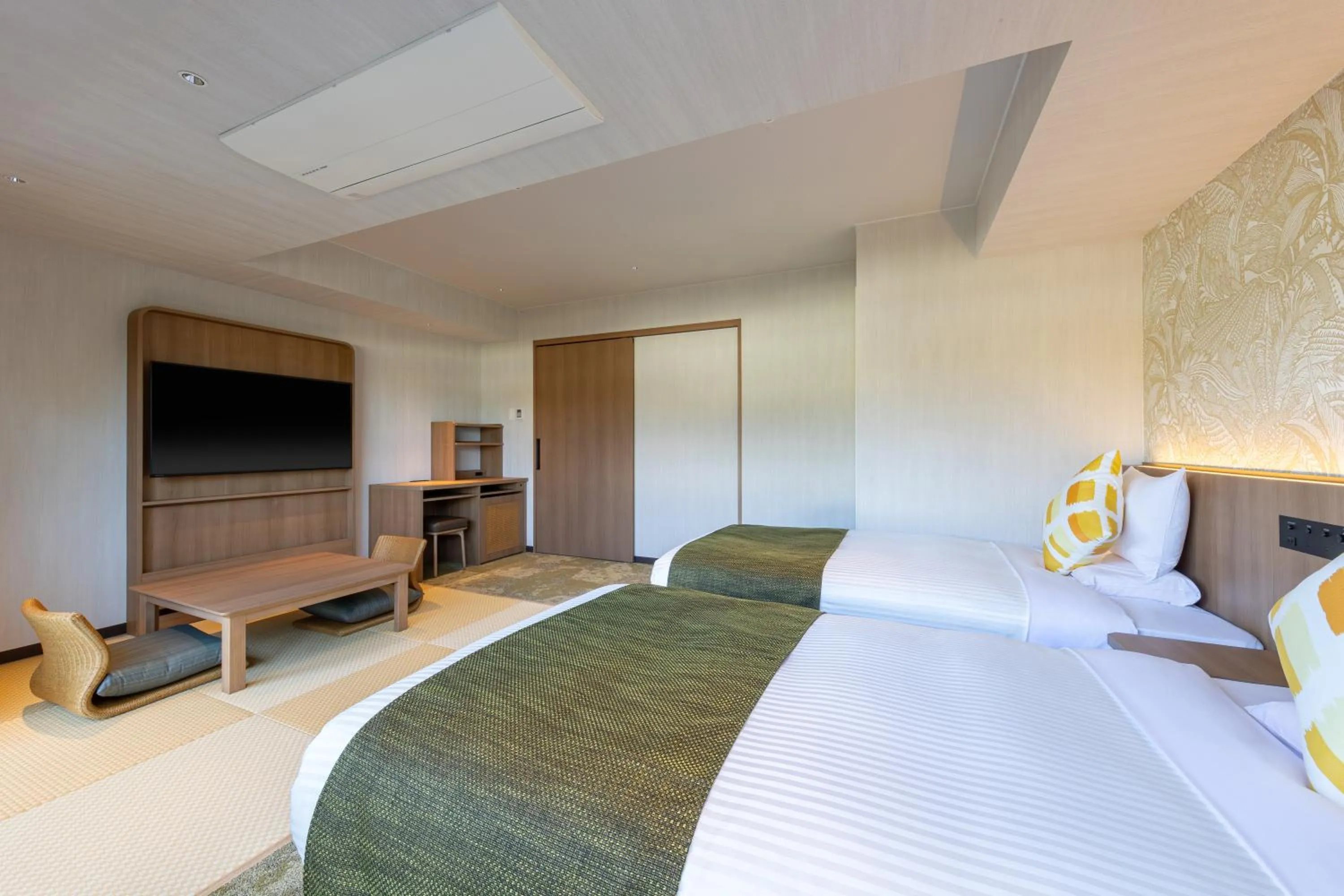 Bed in Spa Resort Hawaiians Hotel Hawaiians