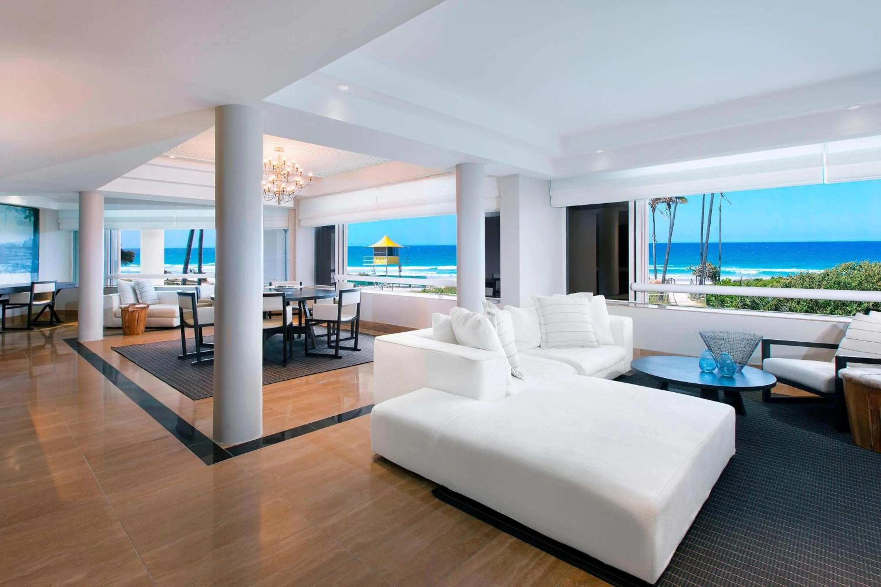 Living room, Bed in Sheraton Grand Mirage Resort Gold Coast