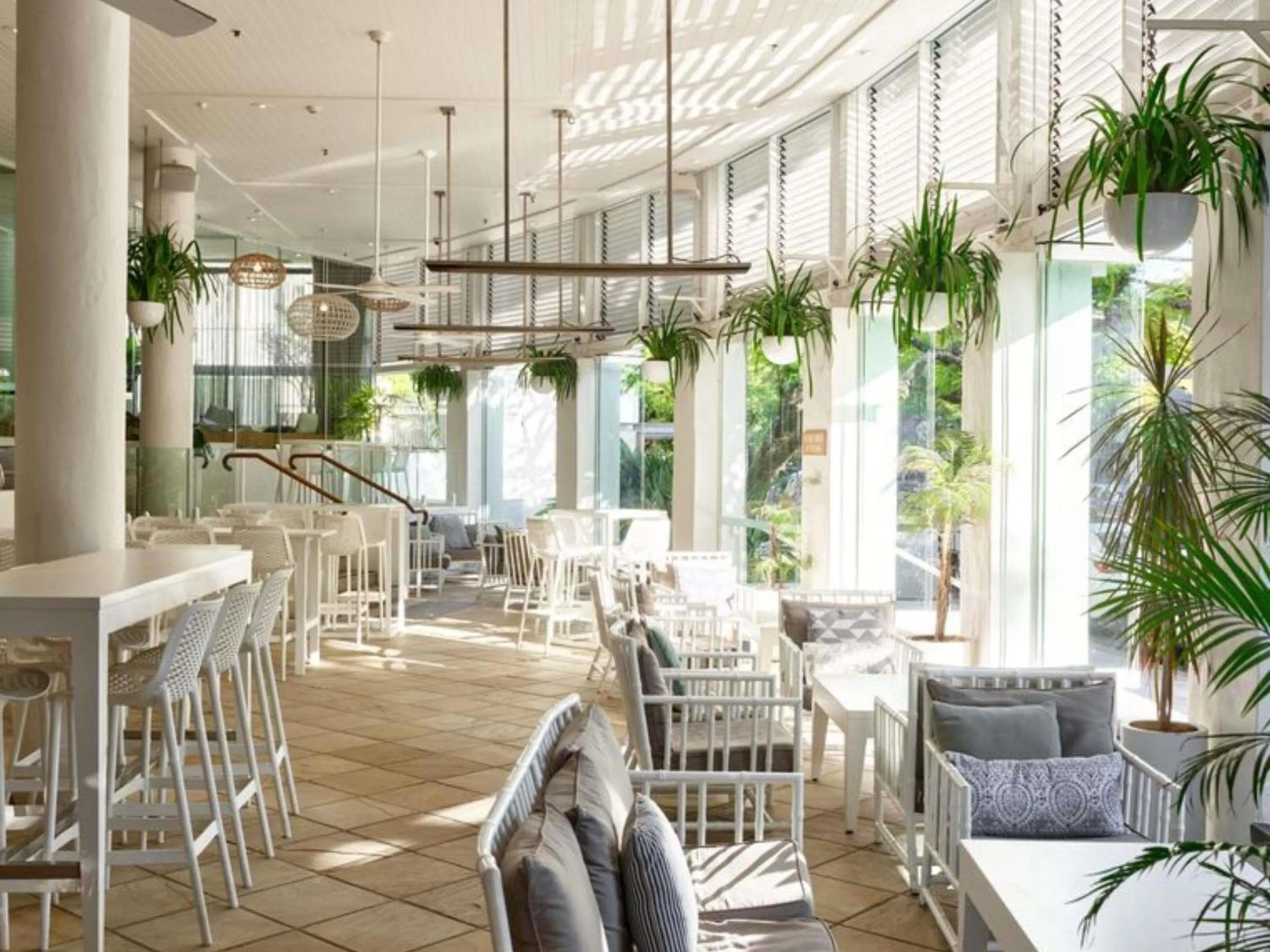 Lounge or bar in Sofitel Noosa Pacific Resort