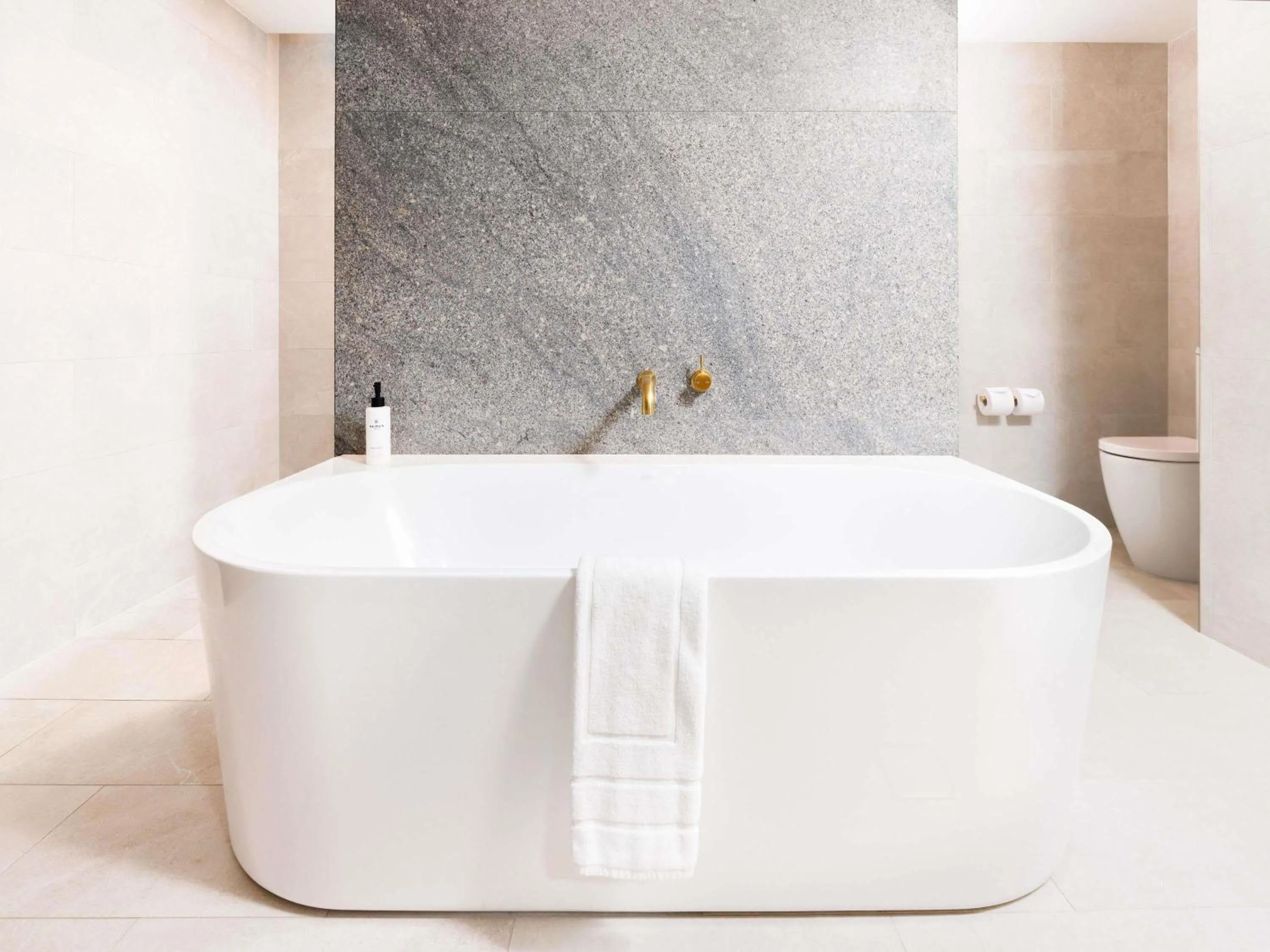 Bedroom in Sofitel Noosa Pacific Resort