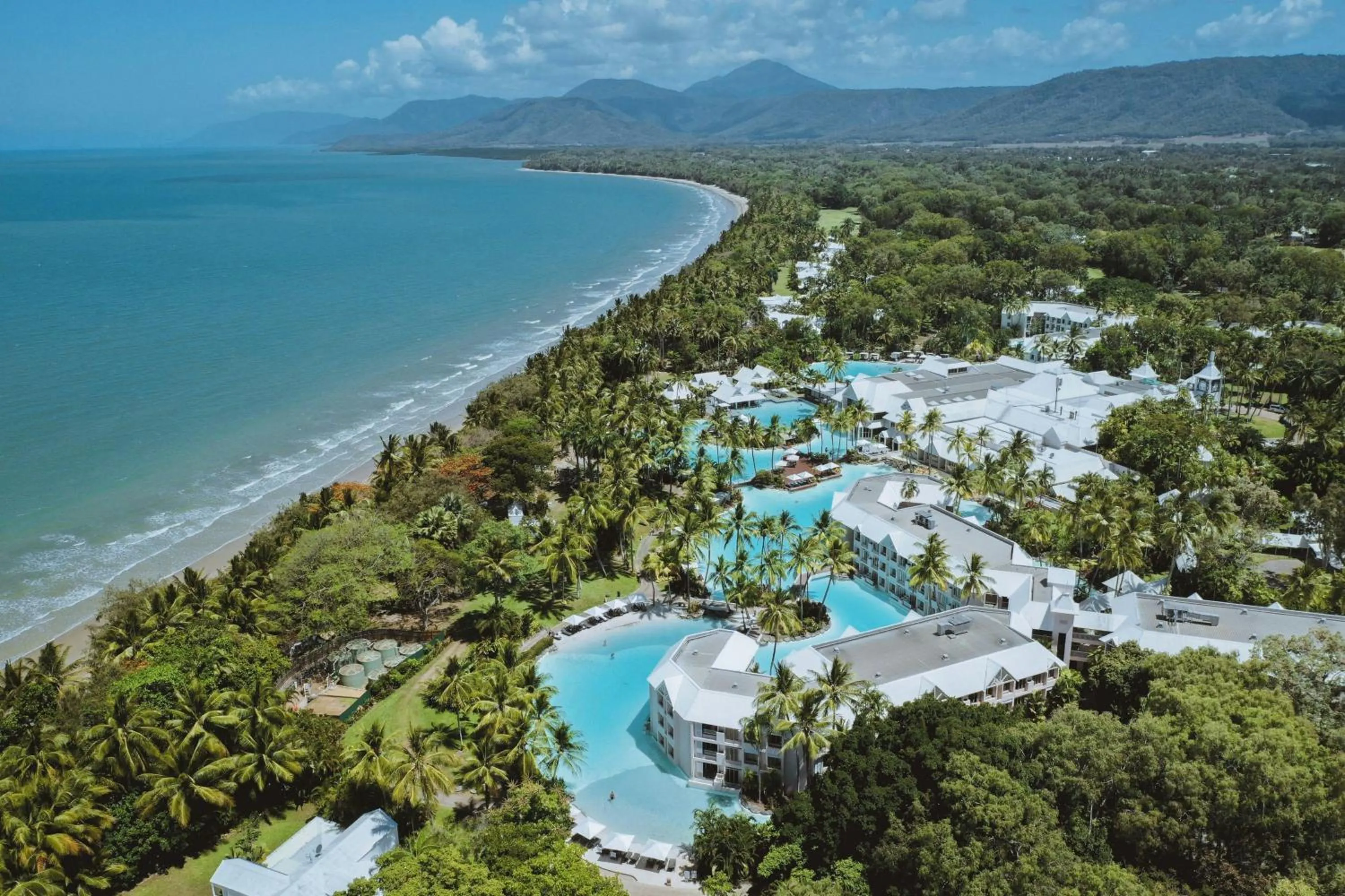 Beach in Sheraton Grand Mirage Resort, Port Douglas