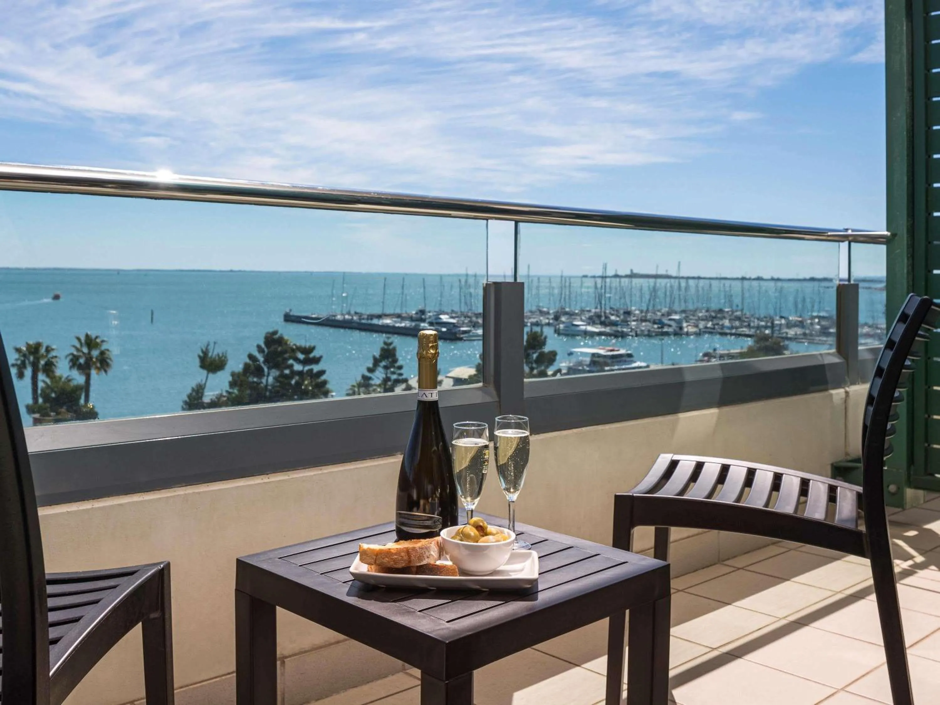 Bedroom in Novotel Geelong