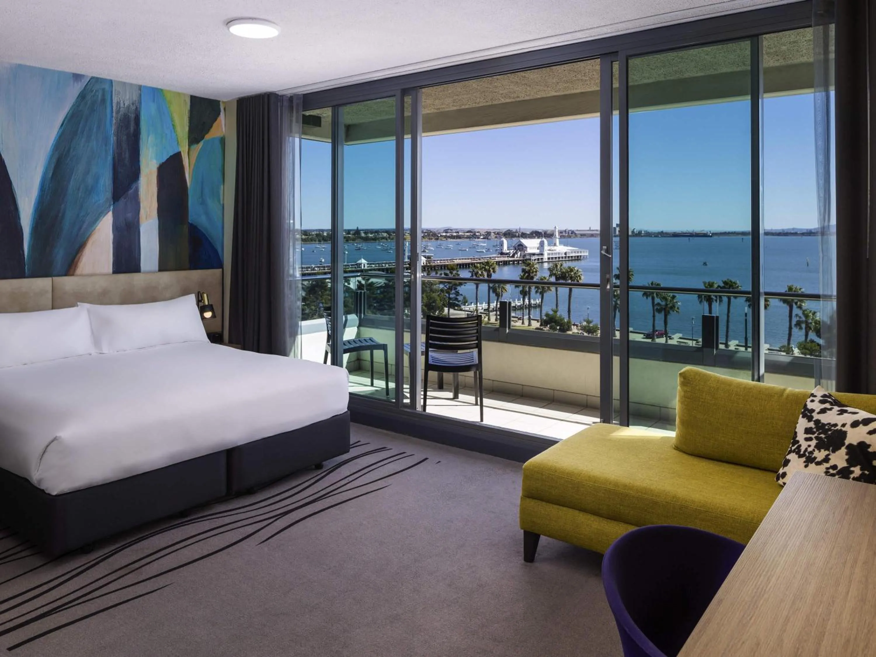Bedroom, Bed in Novotel Geelong