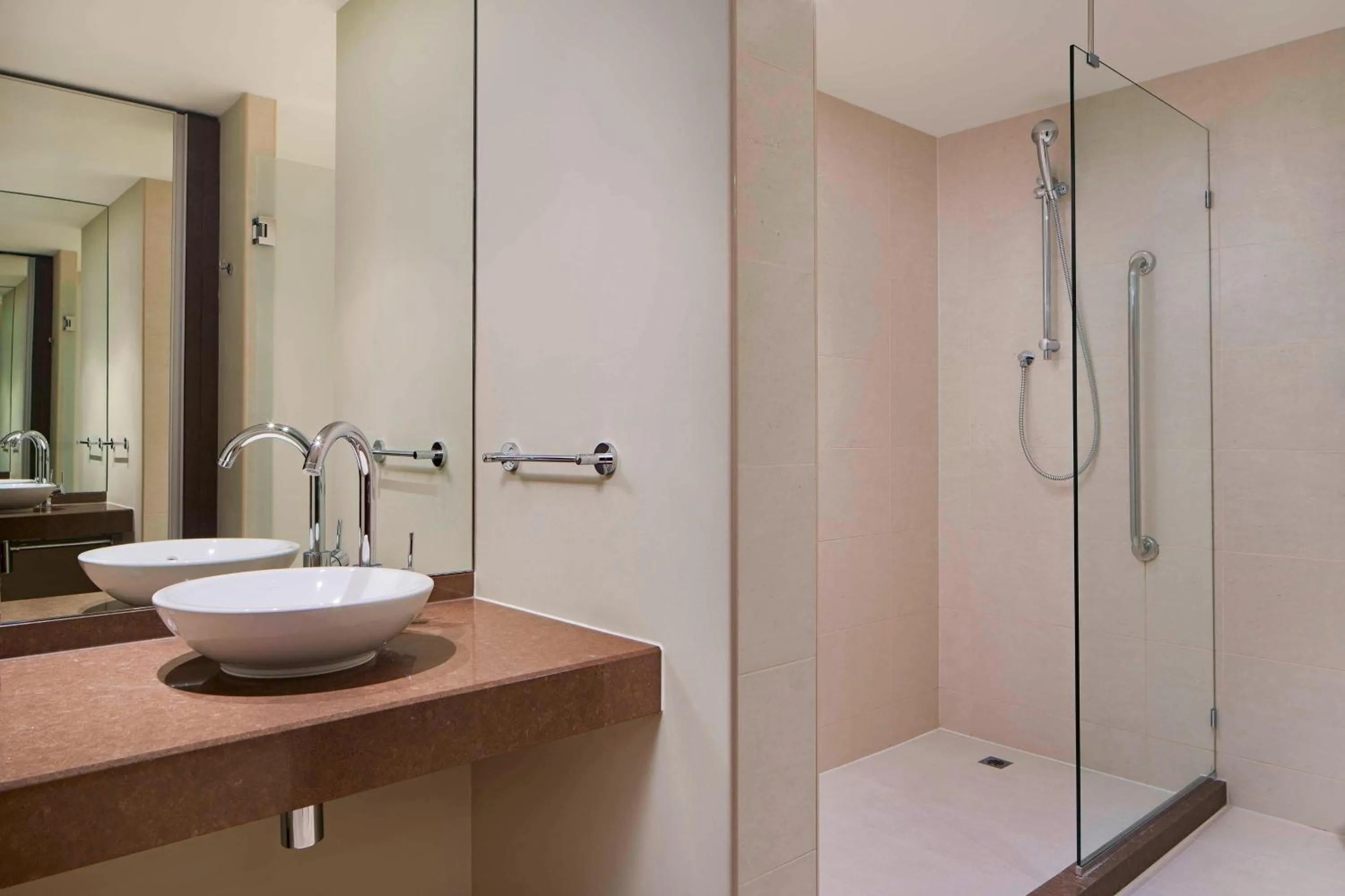 Bathroom in Four Points by Sheraton Perth