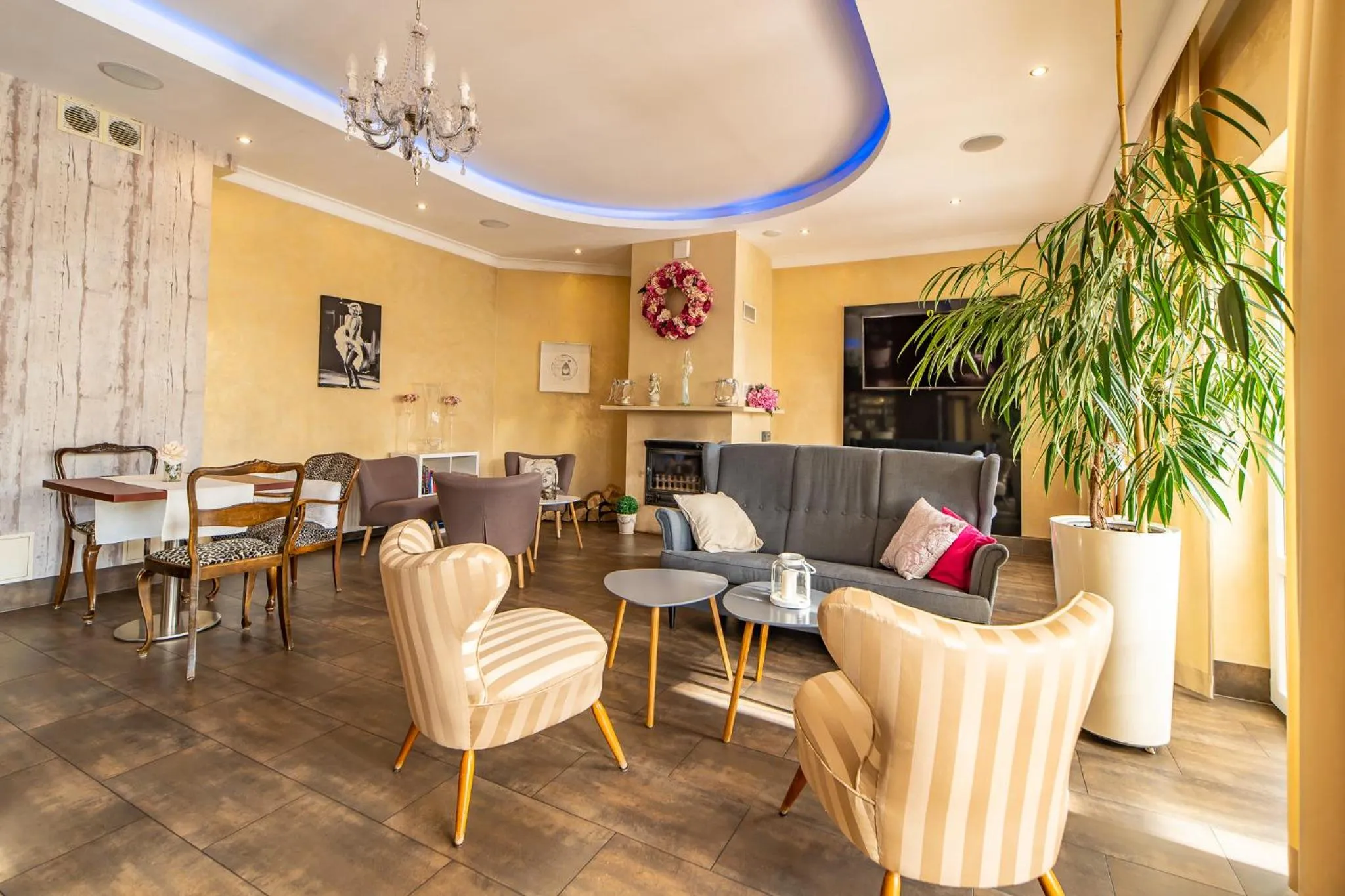 Restaurant/places to eat in Pensjonat Zenit