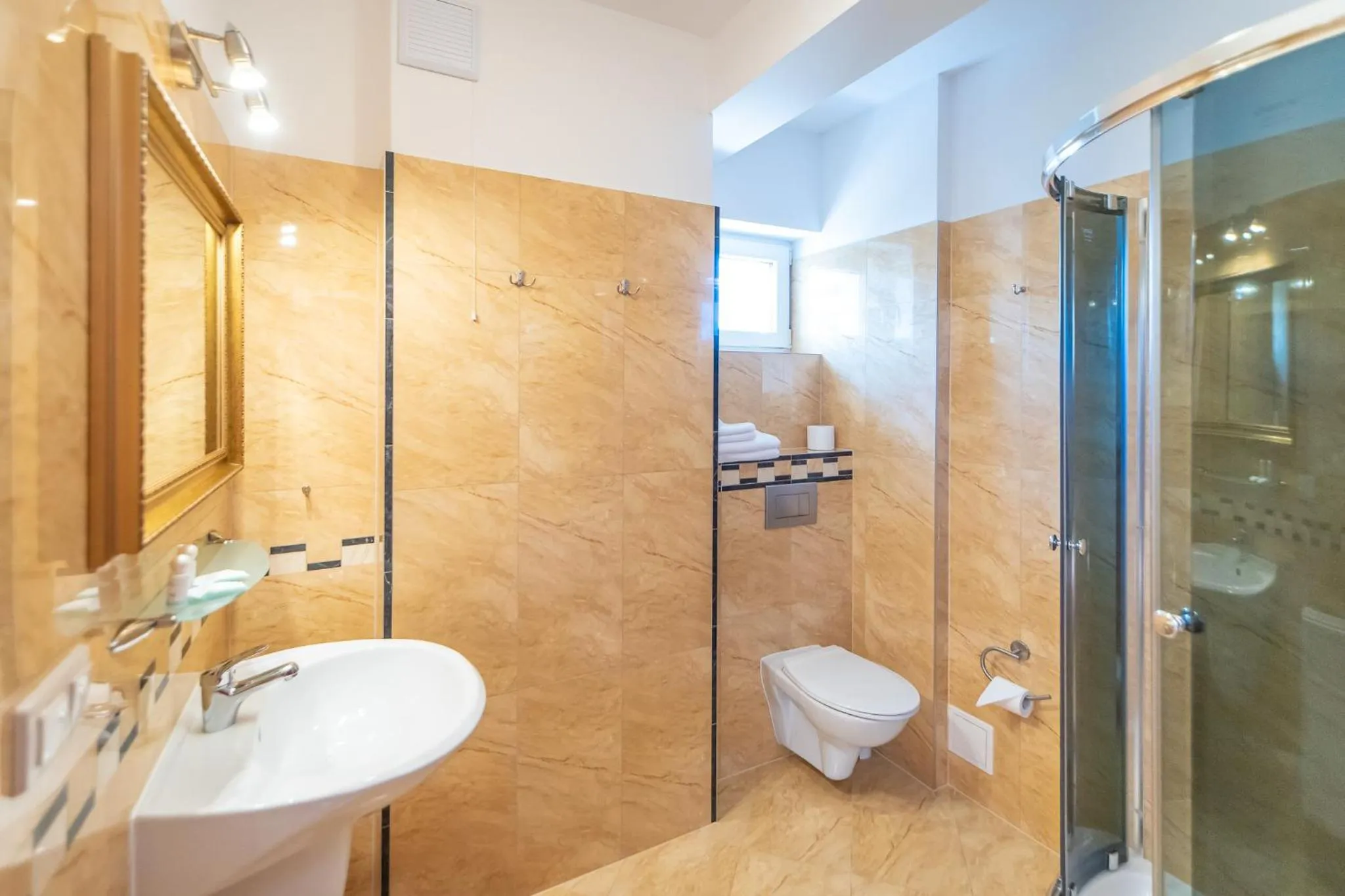 Shower in Pensjonat Zenit