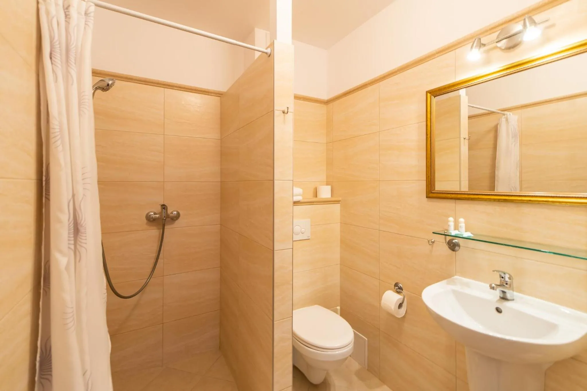 Shower in Pensjonat Zenit