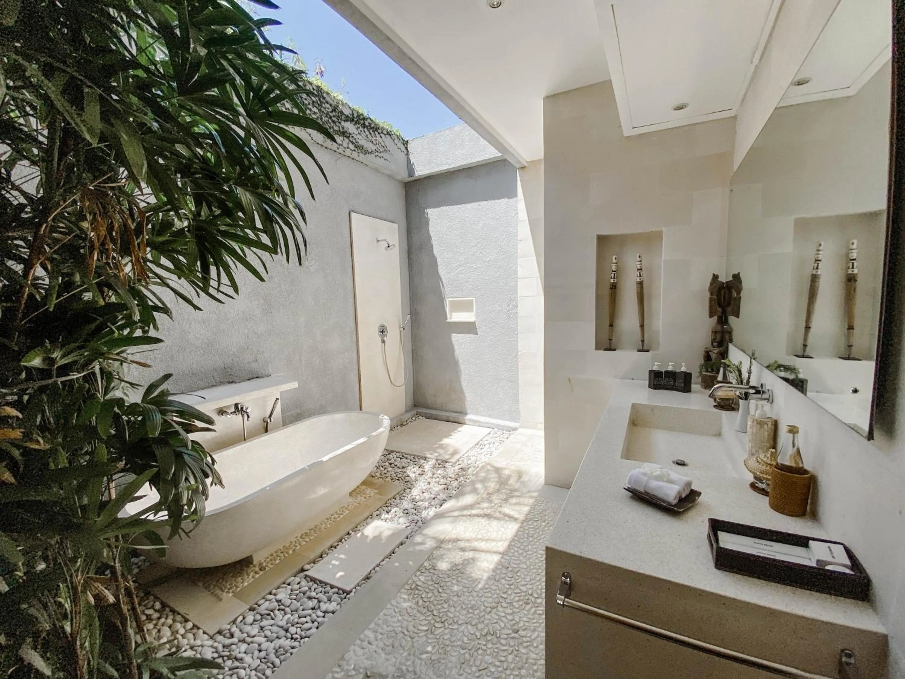 Shower in Villa Chocolat Seminyak