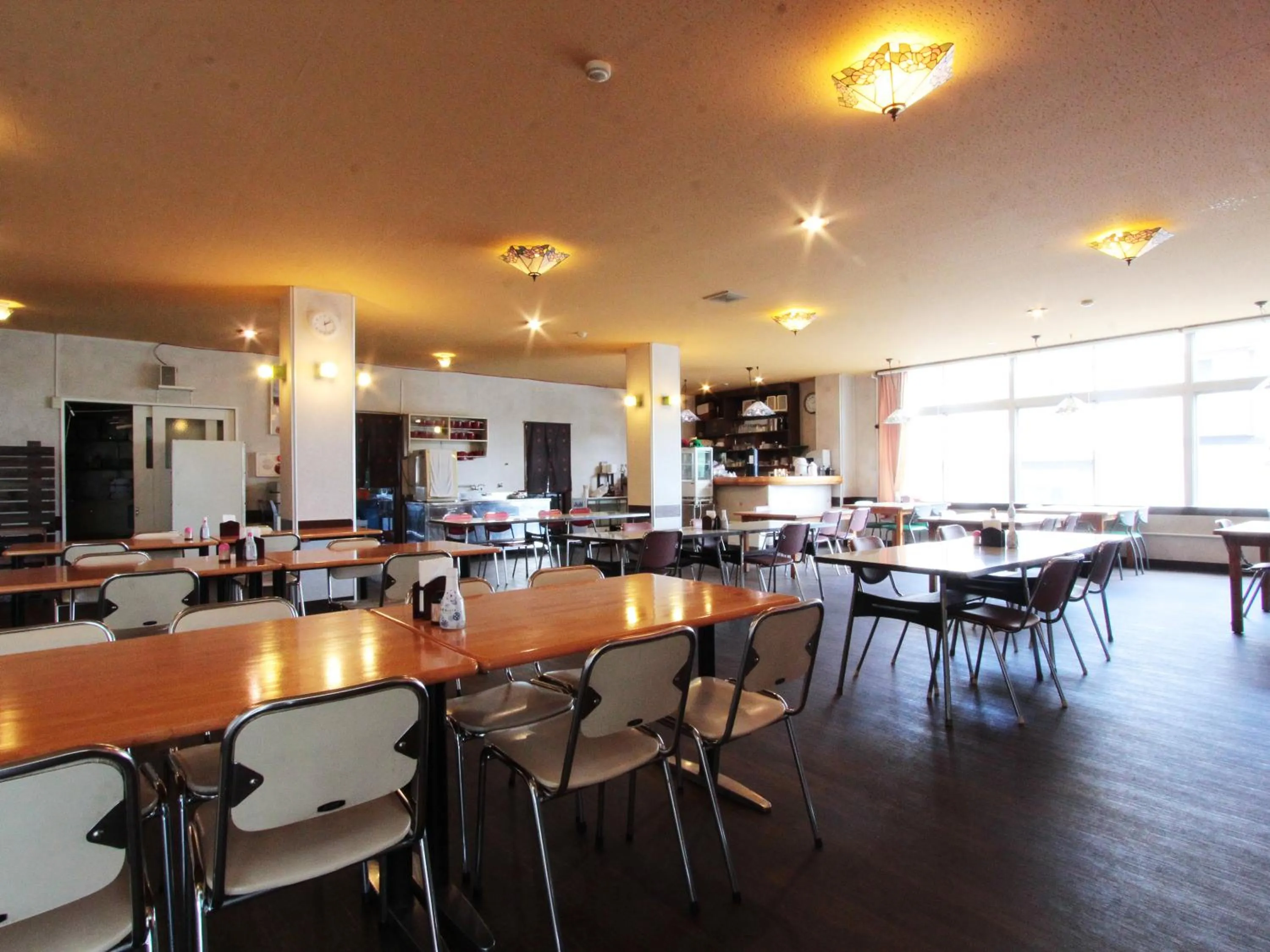 Restaurant/places to eat in Hotel Moc