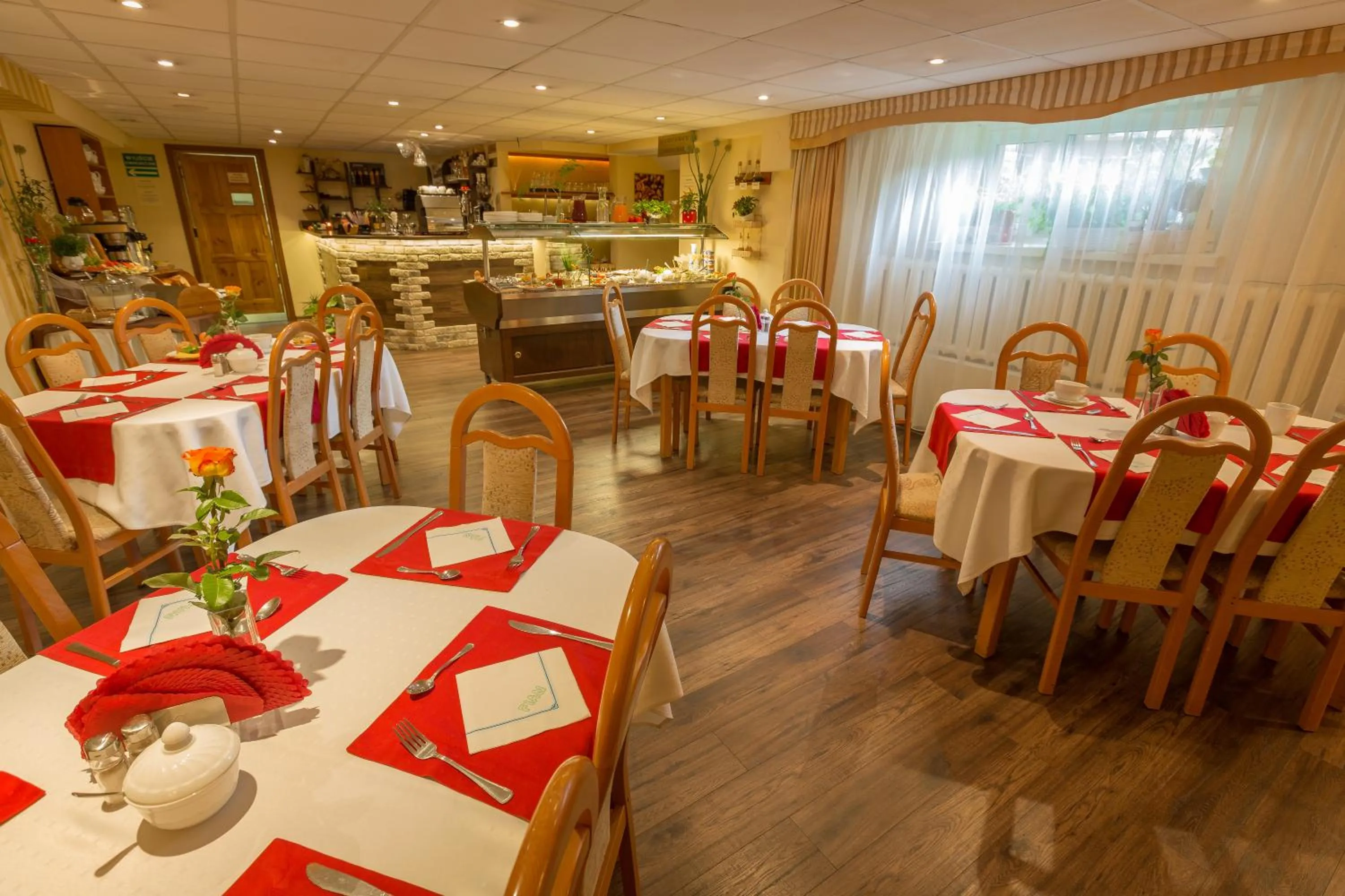 Restaurant/places to eat in Ośrodek FIAN Zakopane - noclegi i konferencje w centrum