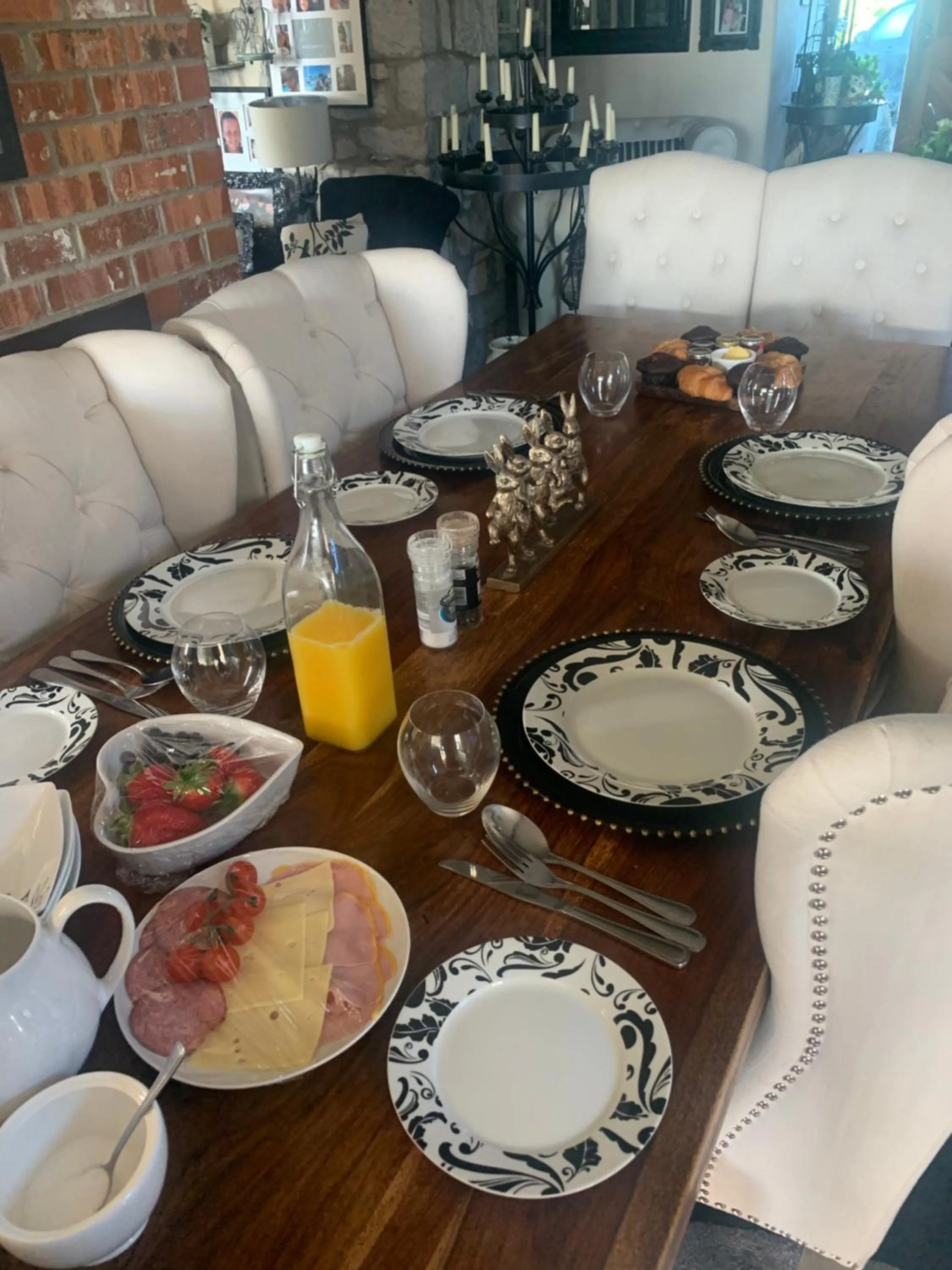 Breakfast in Tathan Herd