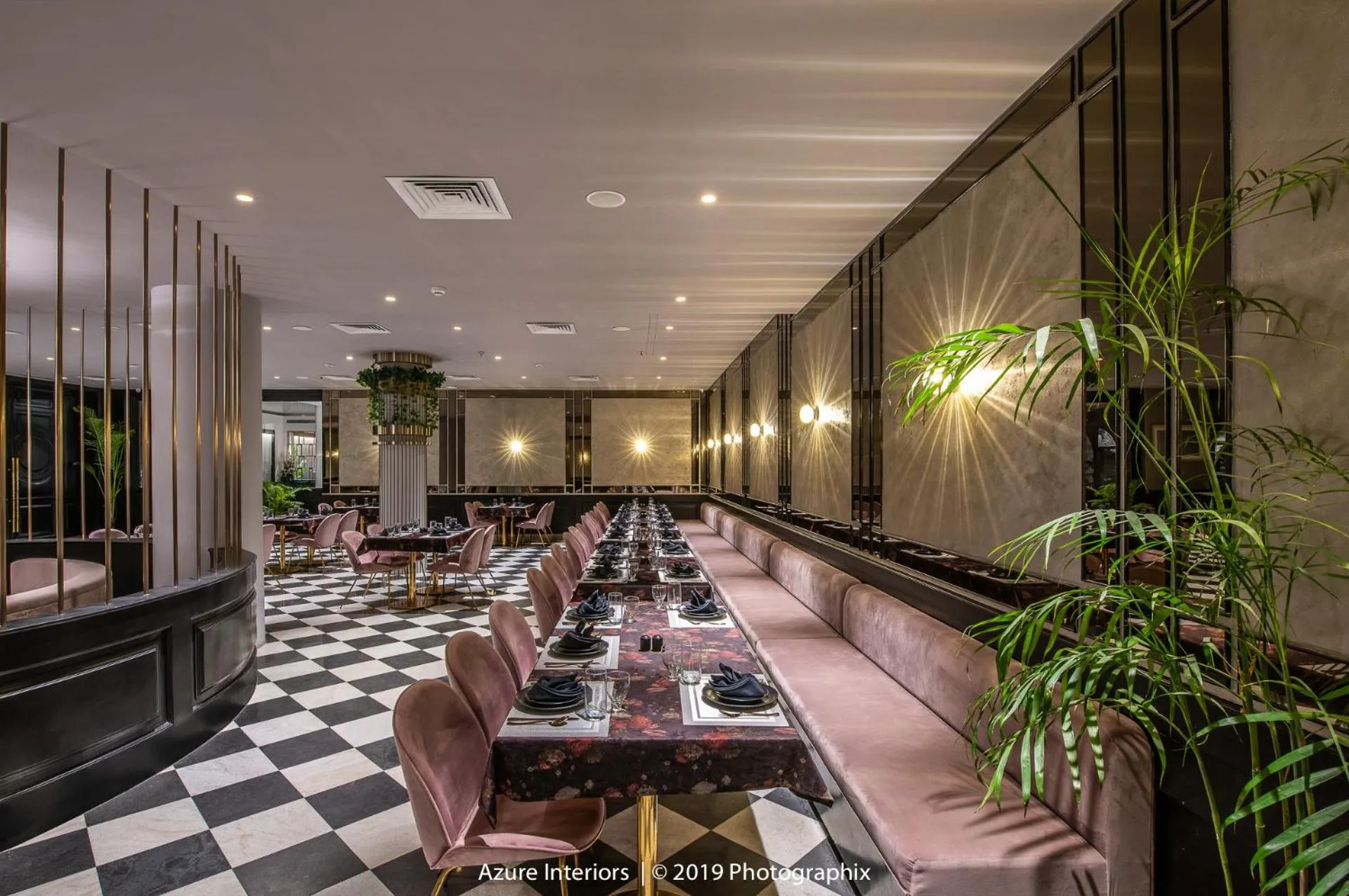 Restaurant/places to eat in Clarks Inn Suites Raipur