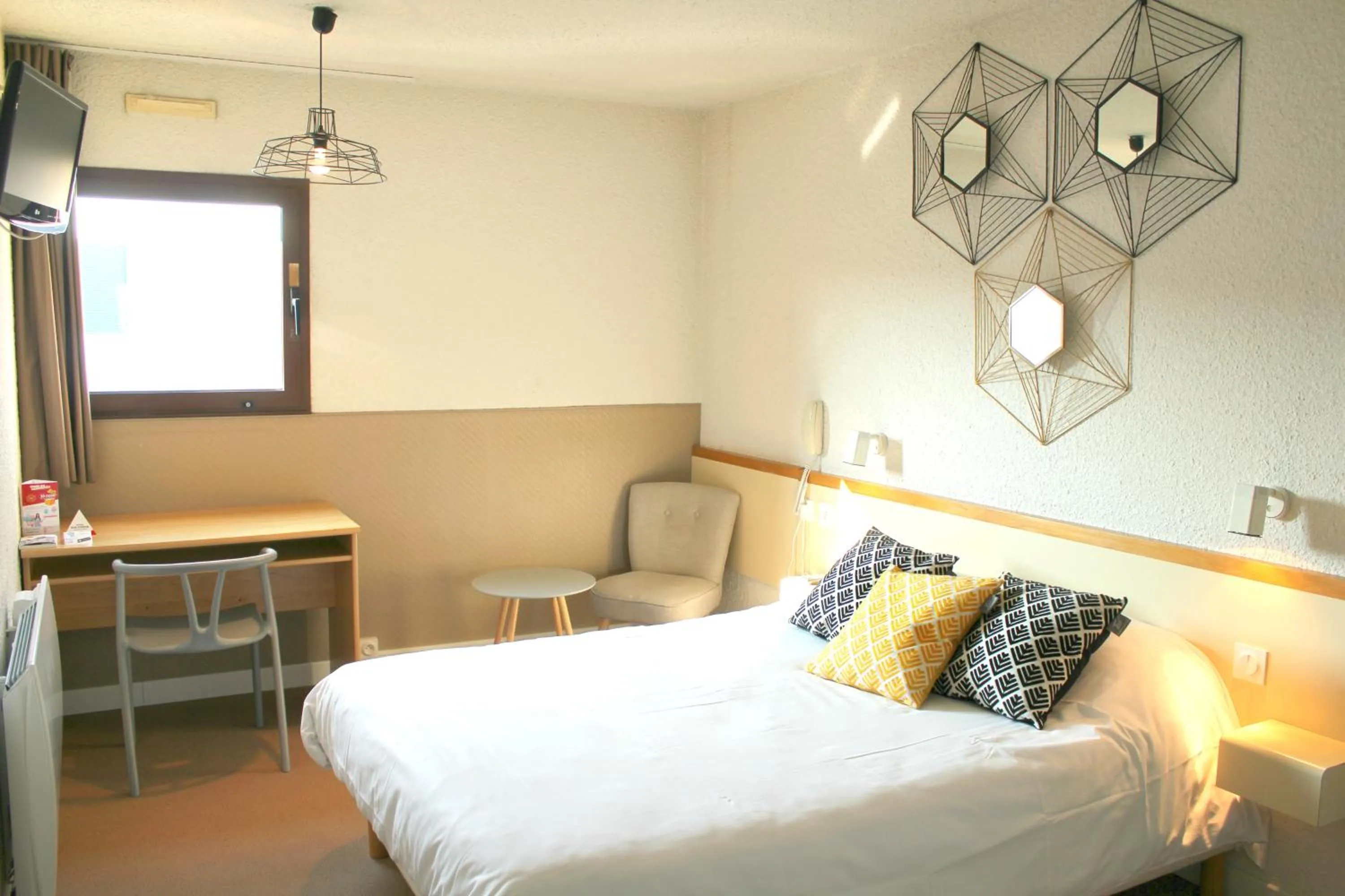 Bedroom, Bed in Bel Hotel