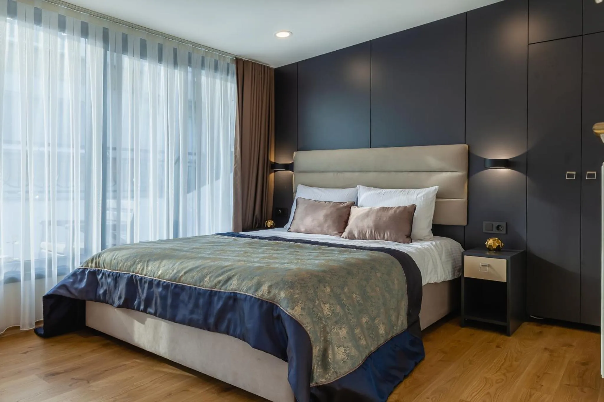 Bedroom, Bed in Norah Suites Hotel İstanbul