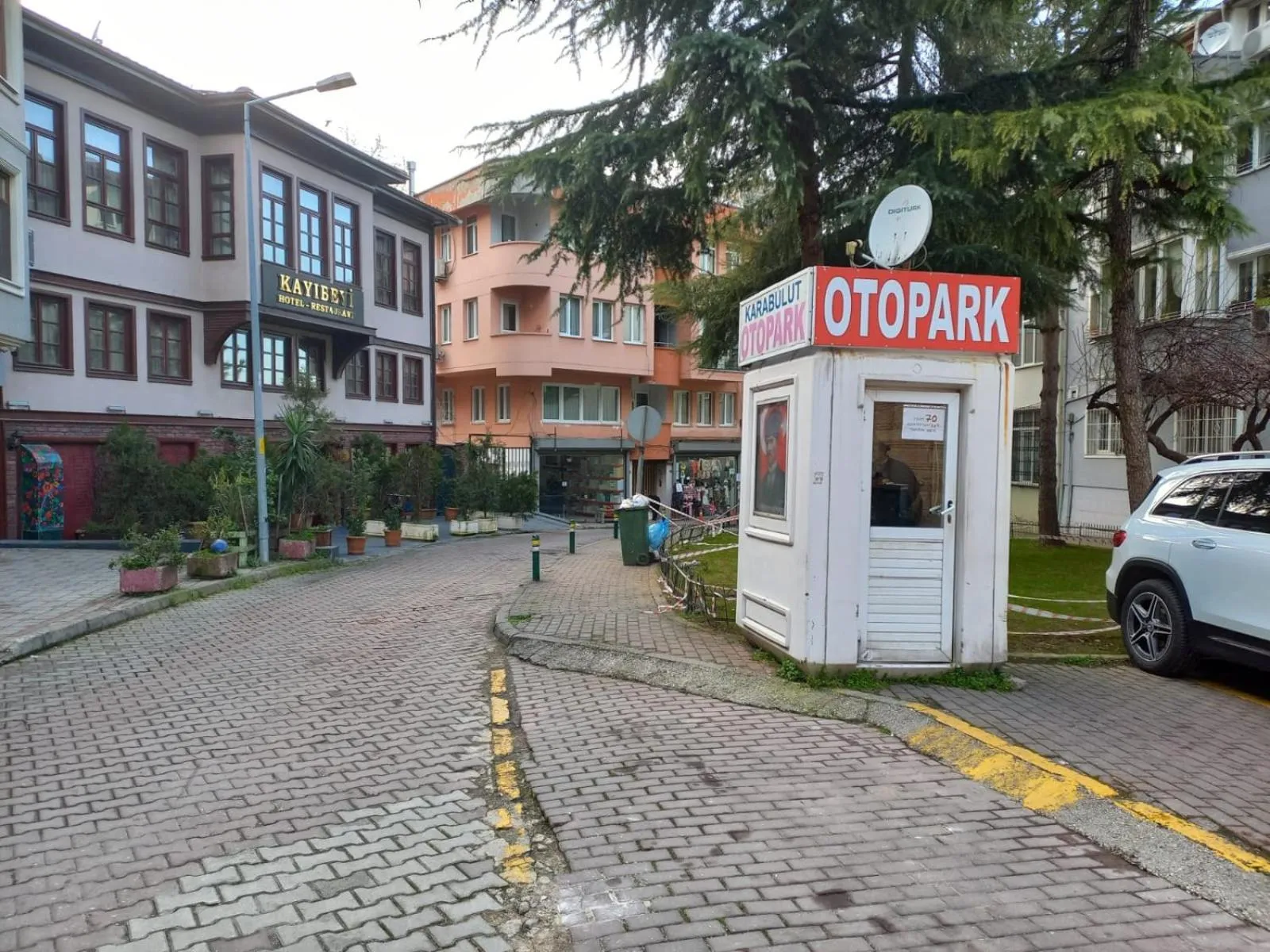 Parking in Kayıbeyi Hotel & Restaurant