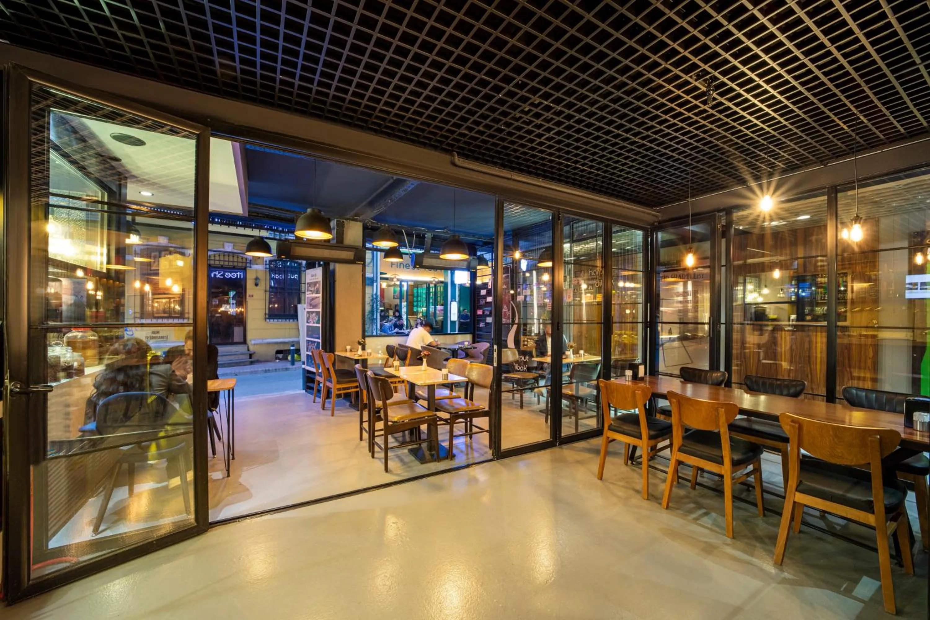 Restaurant/places to eat in Orka Taksim Apart Hotel