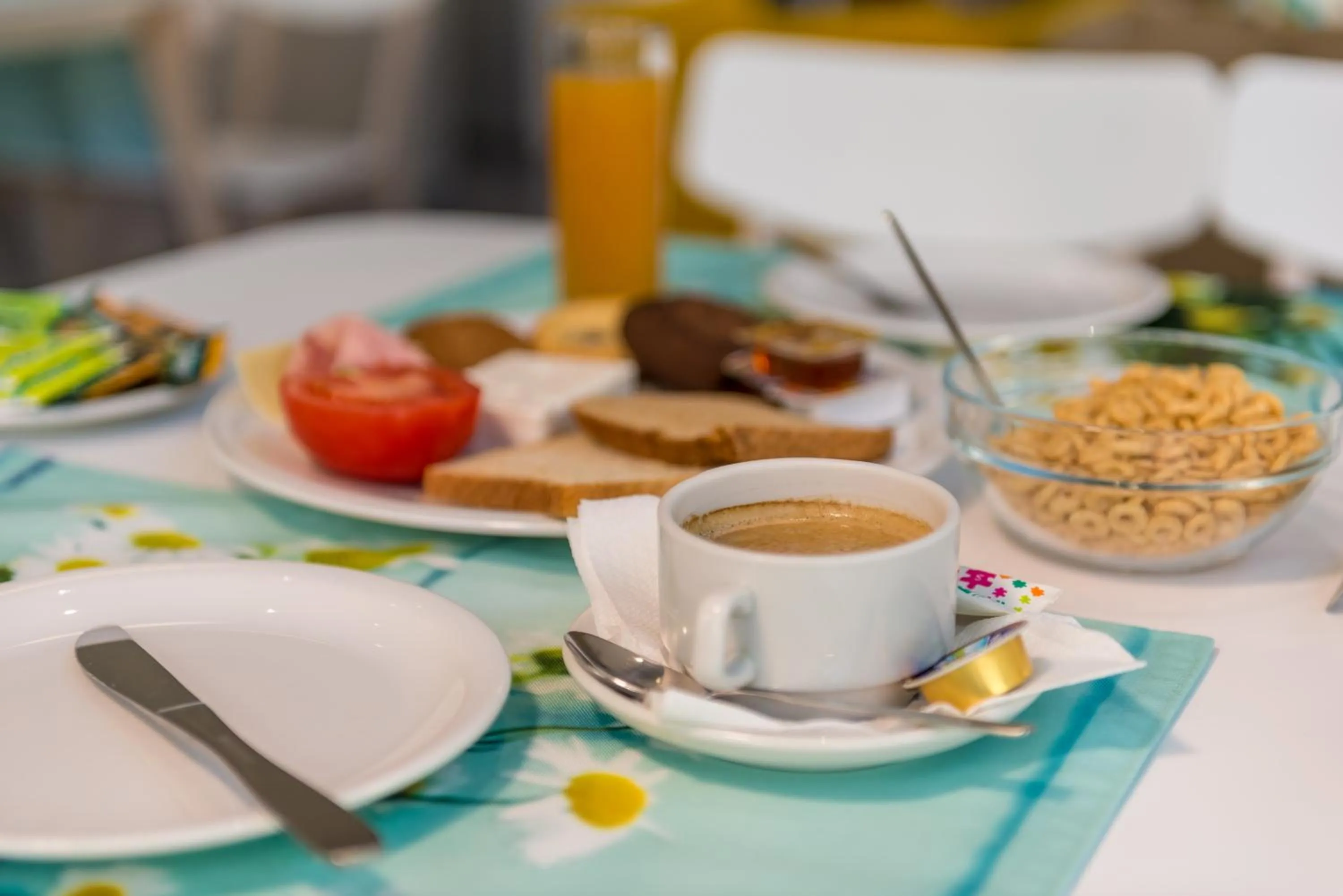 Food and drinks in Olympia Hotel