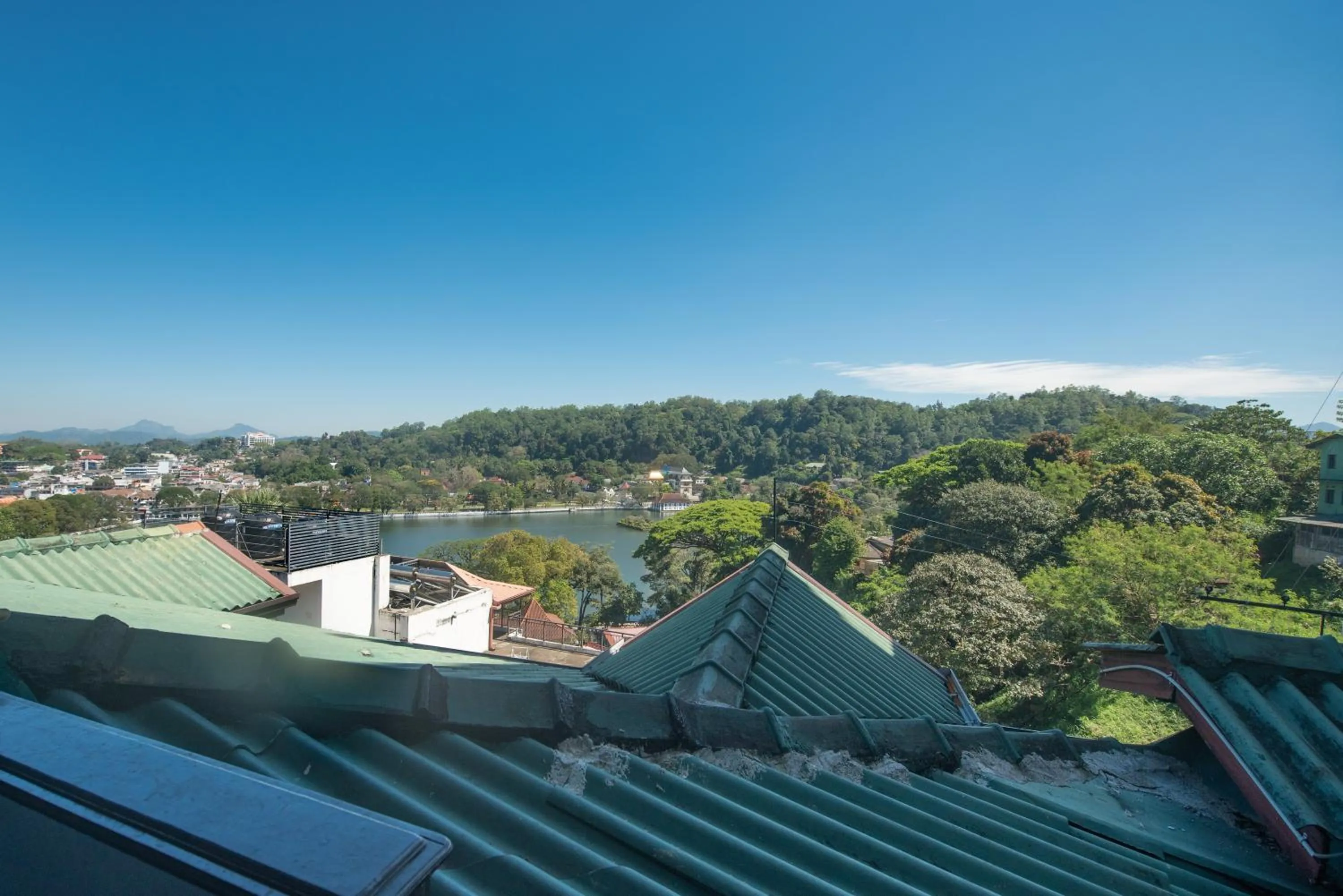 Natural landscape in Ceyloni Lake Residency