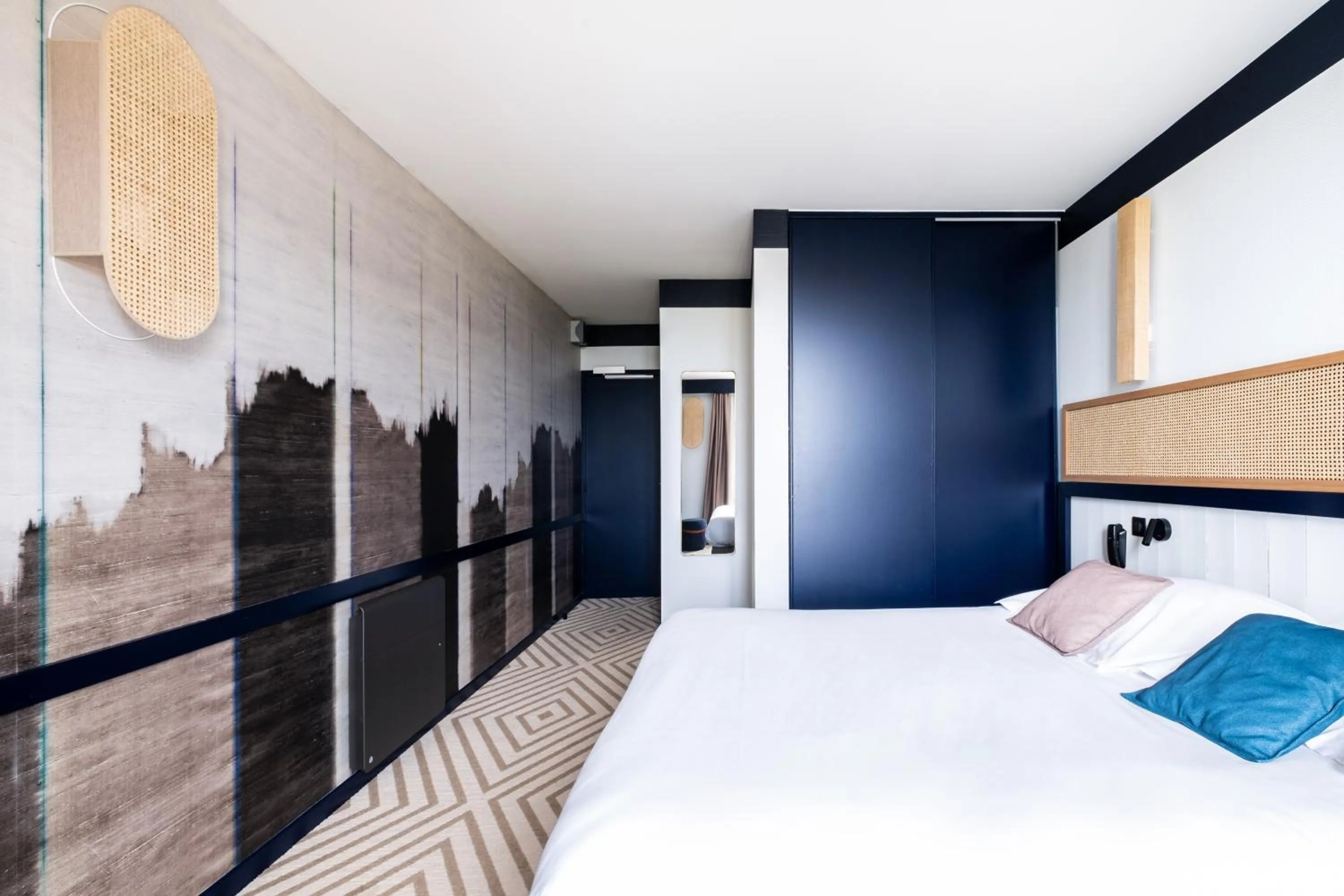 Photo of the whole room, Bed in Hôtel Le Français