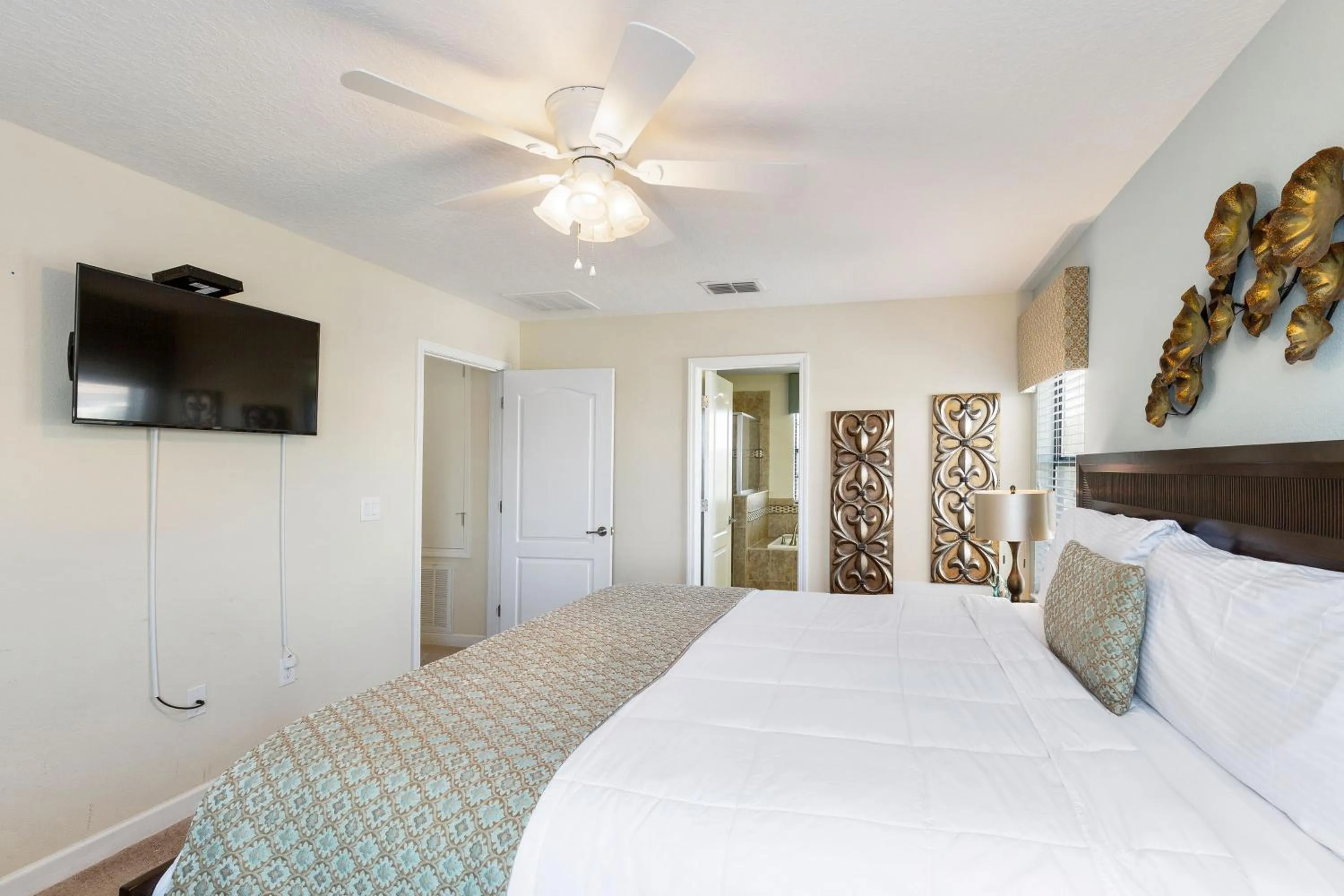 Bed in Moonlight Ridge - 5 bed ChampionsGate Resort pool home