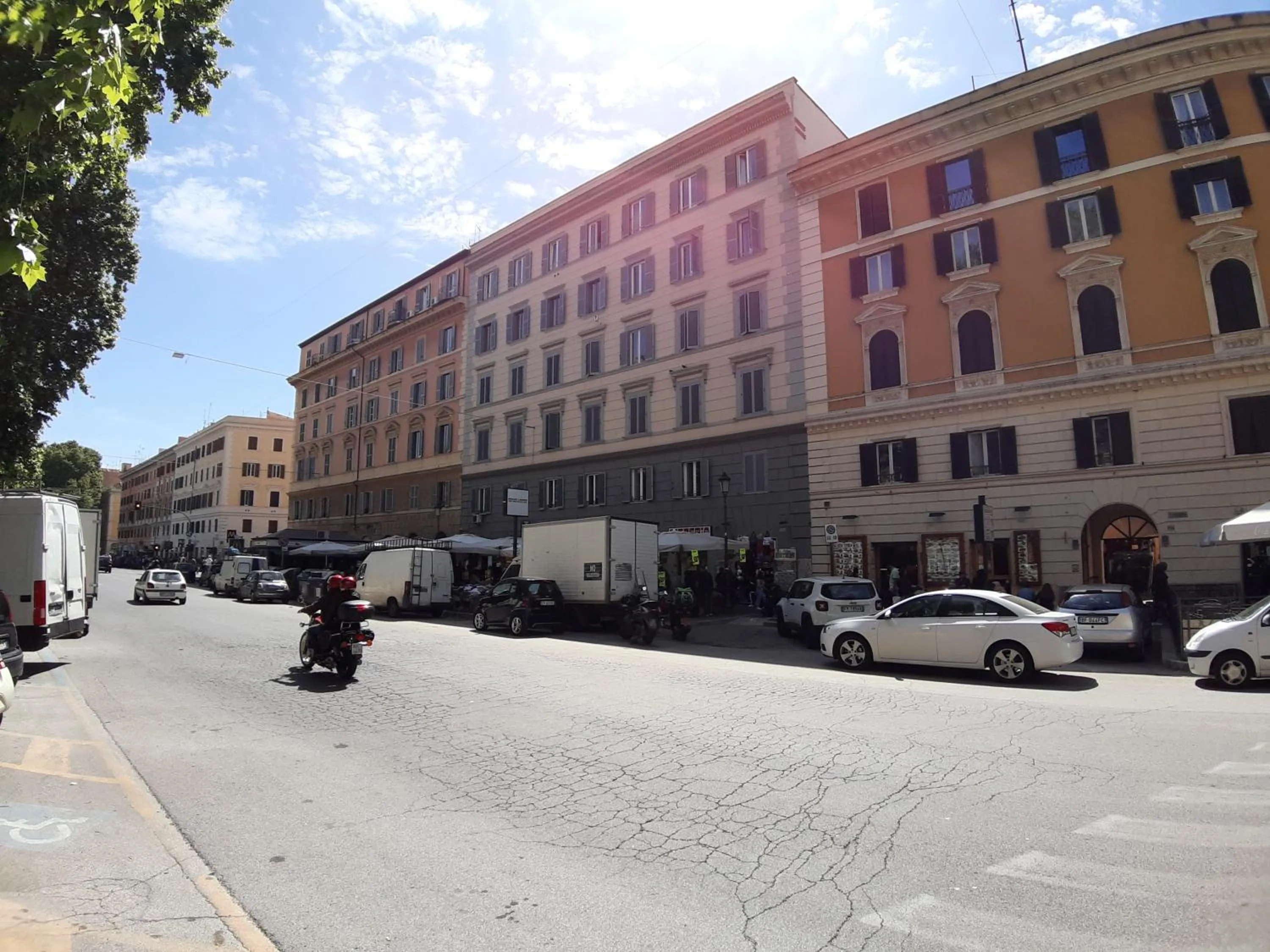 Property building in Gialli Vatican Guesthouse