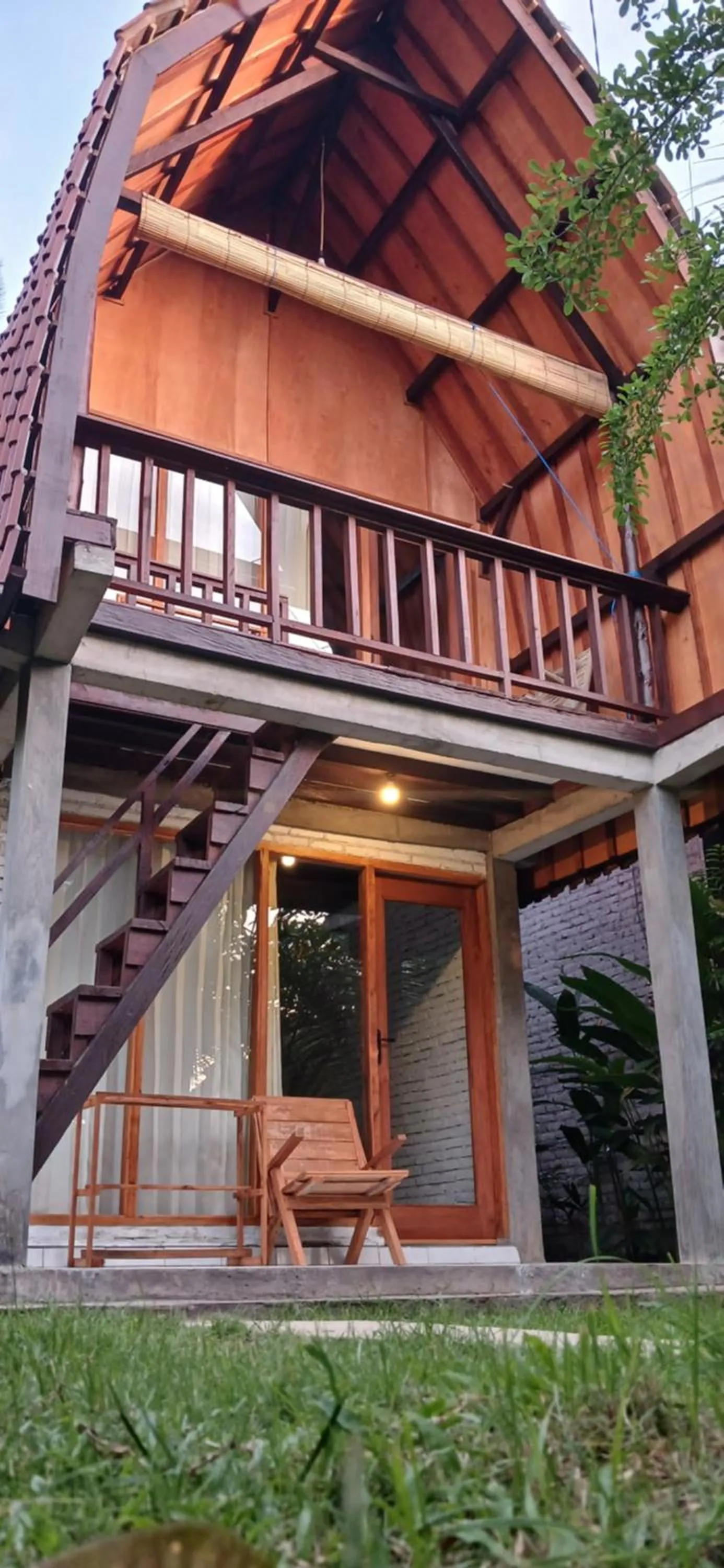 Jungle House - surf & stay