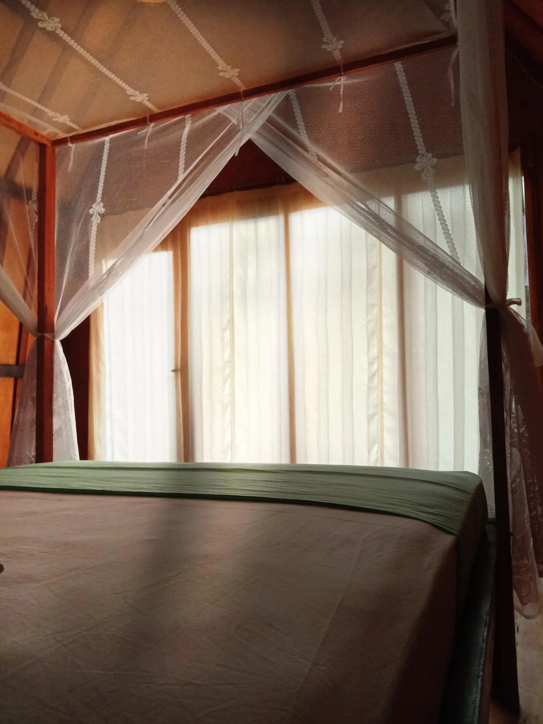 Bed in Jungle House - surf & stay